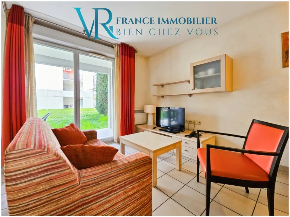 Investissez dans un studio meublé avec terrasse et parking à Divonne-les-Bains 