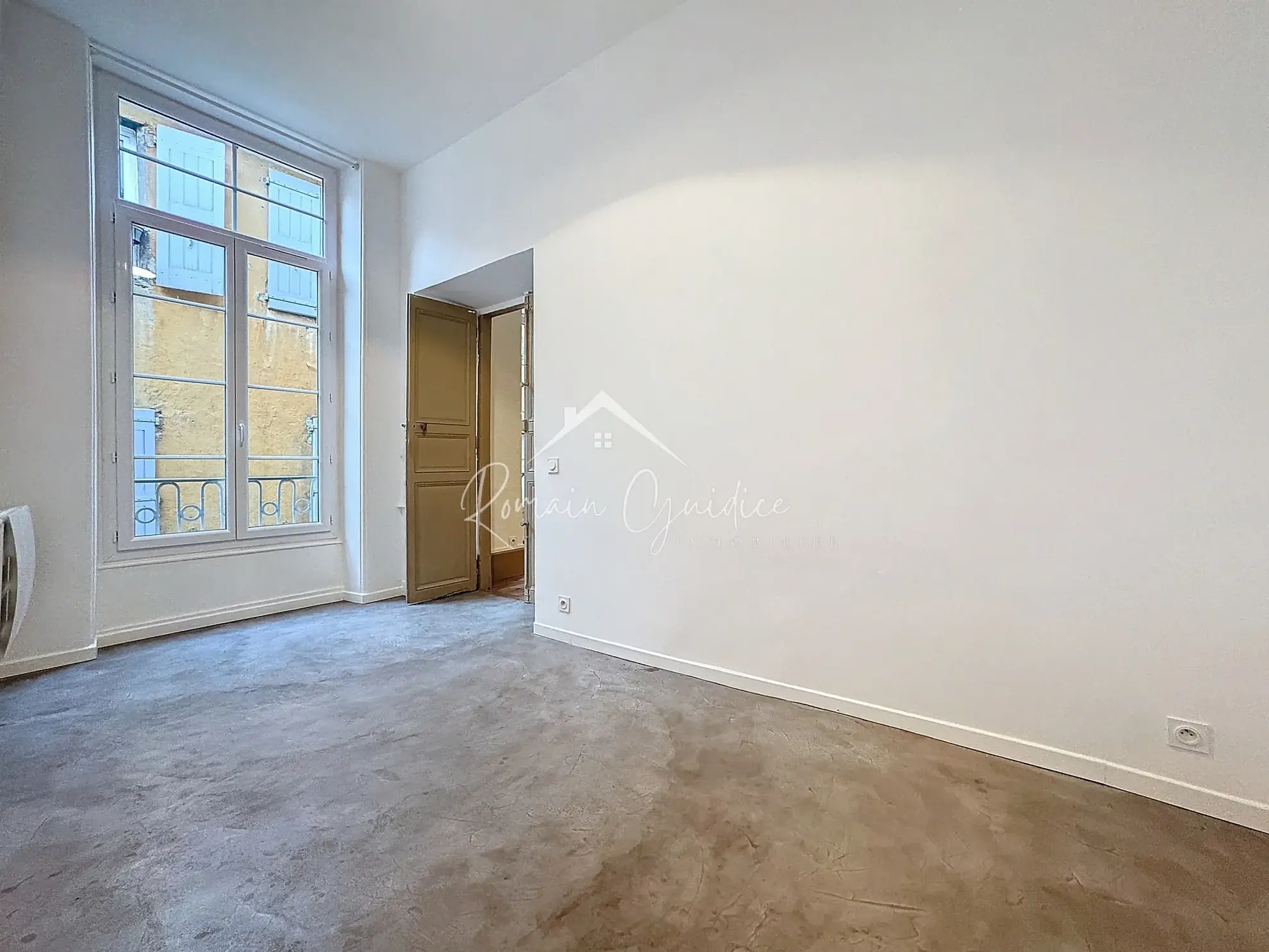Appartement T2 bis de 54 m² en hypercentre à Millau 