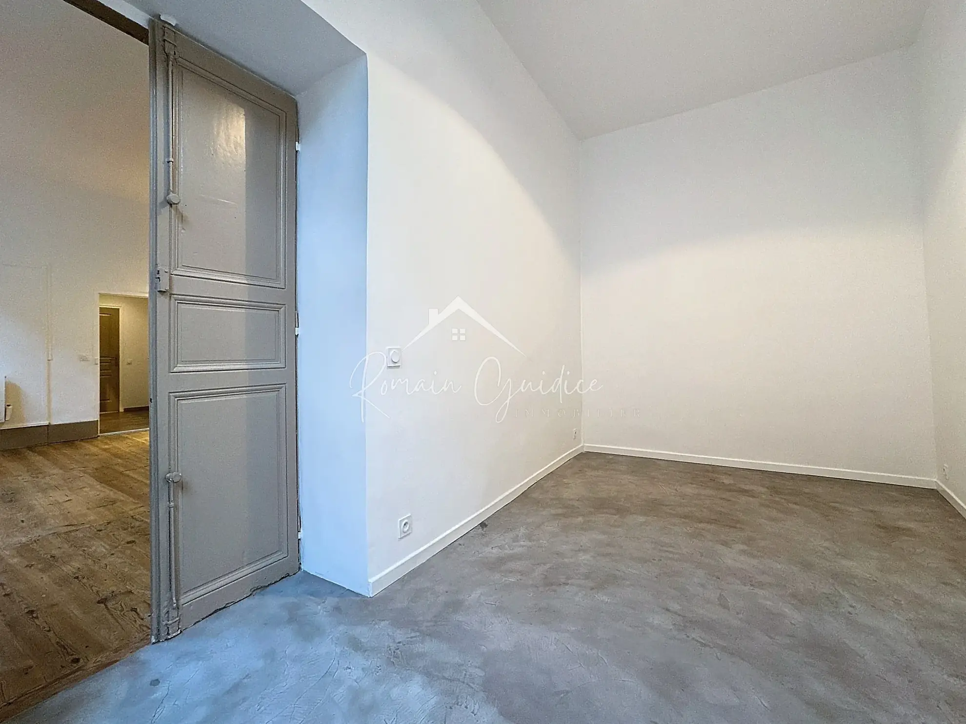 Appartement T2 bis de 54 m² en hypercentre à Millau 