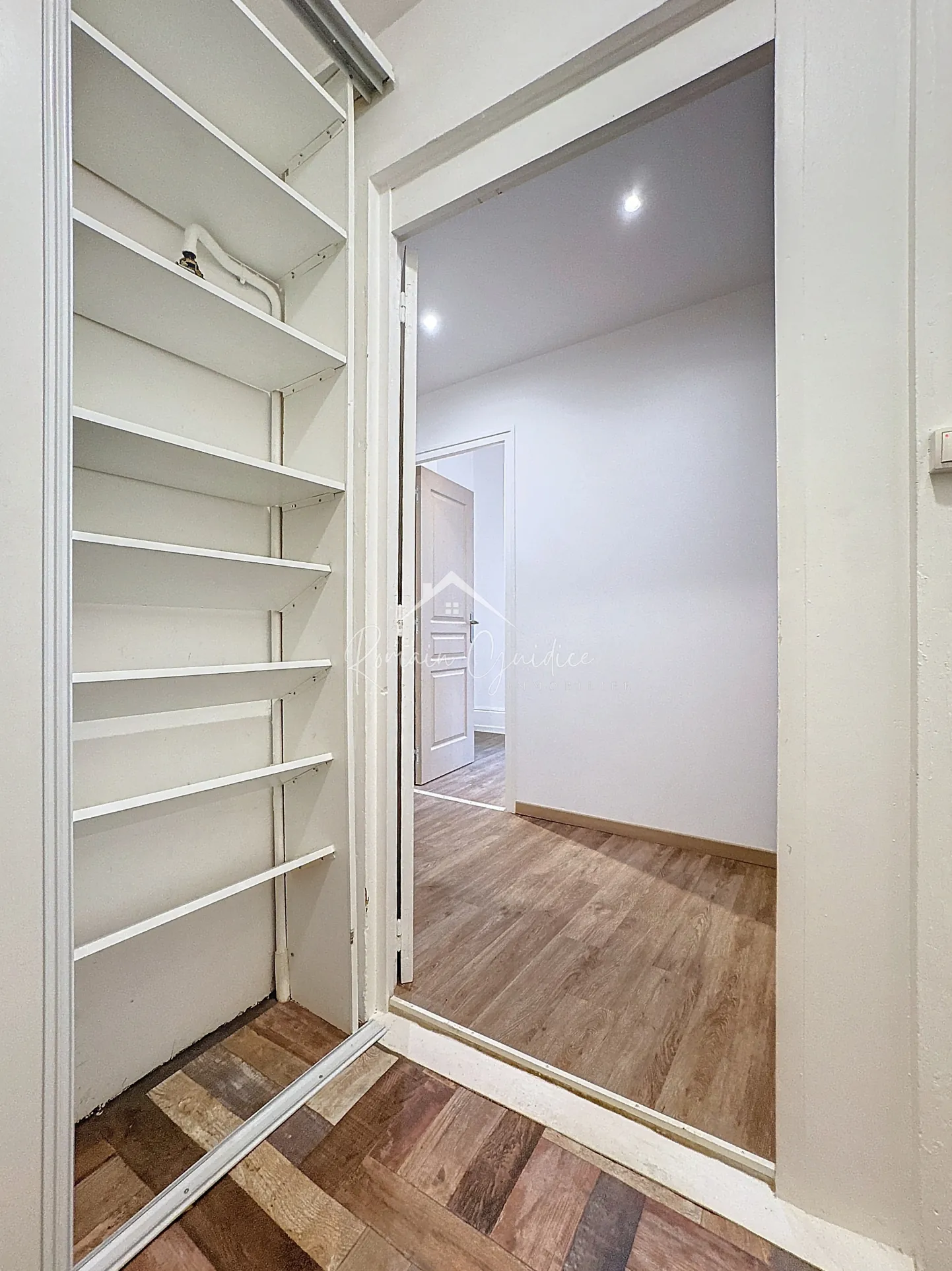 Appartement T2 bis de 54 m² en hypercentre à Millau 