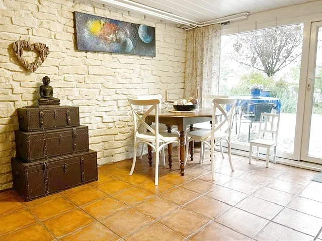 Maison individuelle unique à Bavans avec grand jardin et espacement intérieur exceptionnel