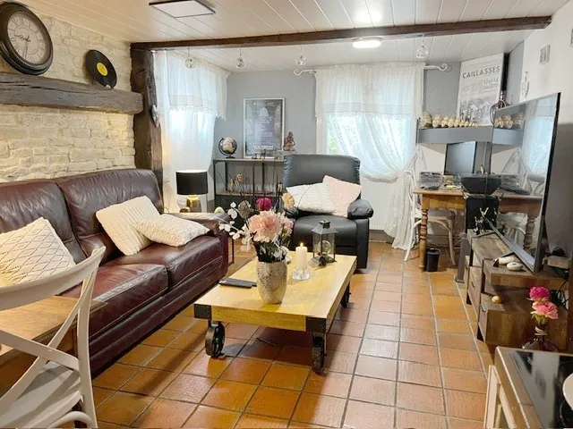 Maison individuelle unique à Bavans avec grand jardin et espacement intérieur exceptionnel 