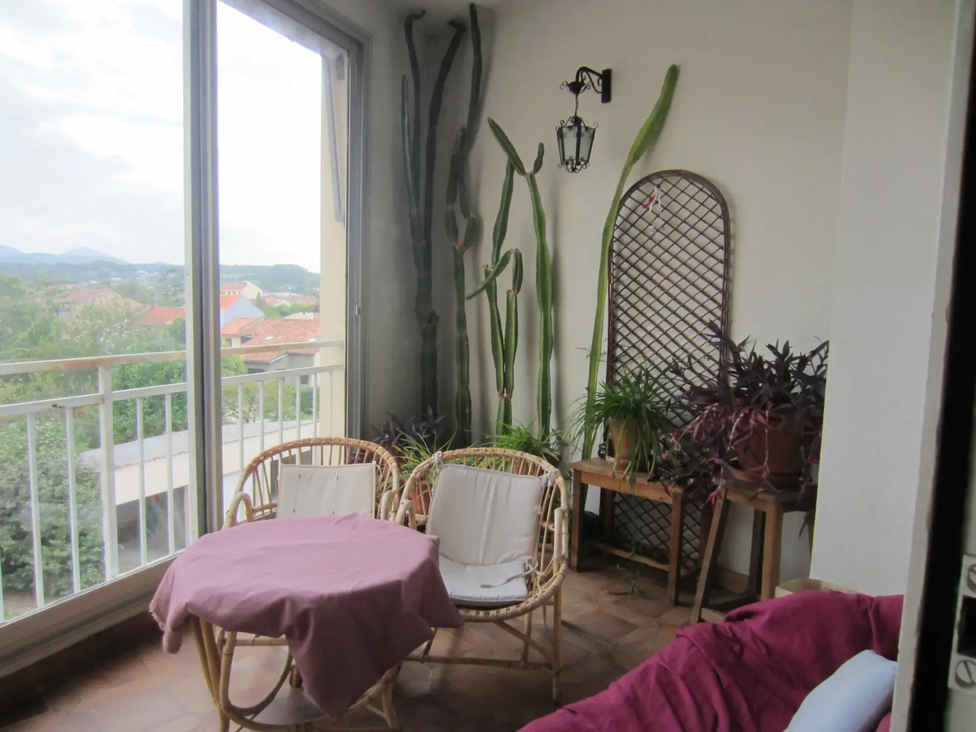 Superbe maison d’architecte à Saint-Girons avec espace professionnel et vue imprenable 