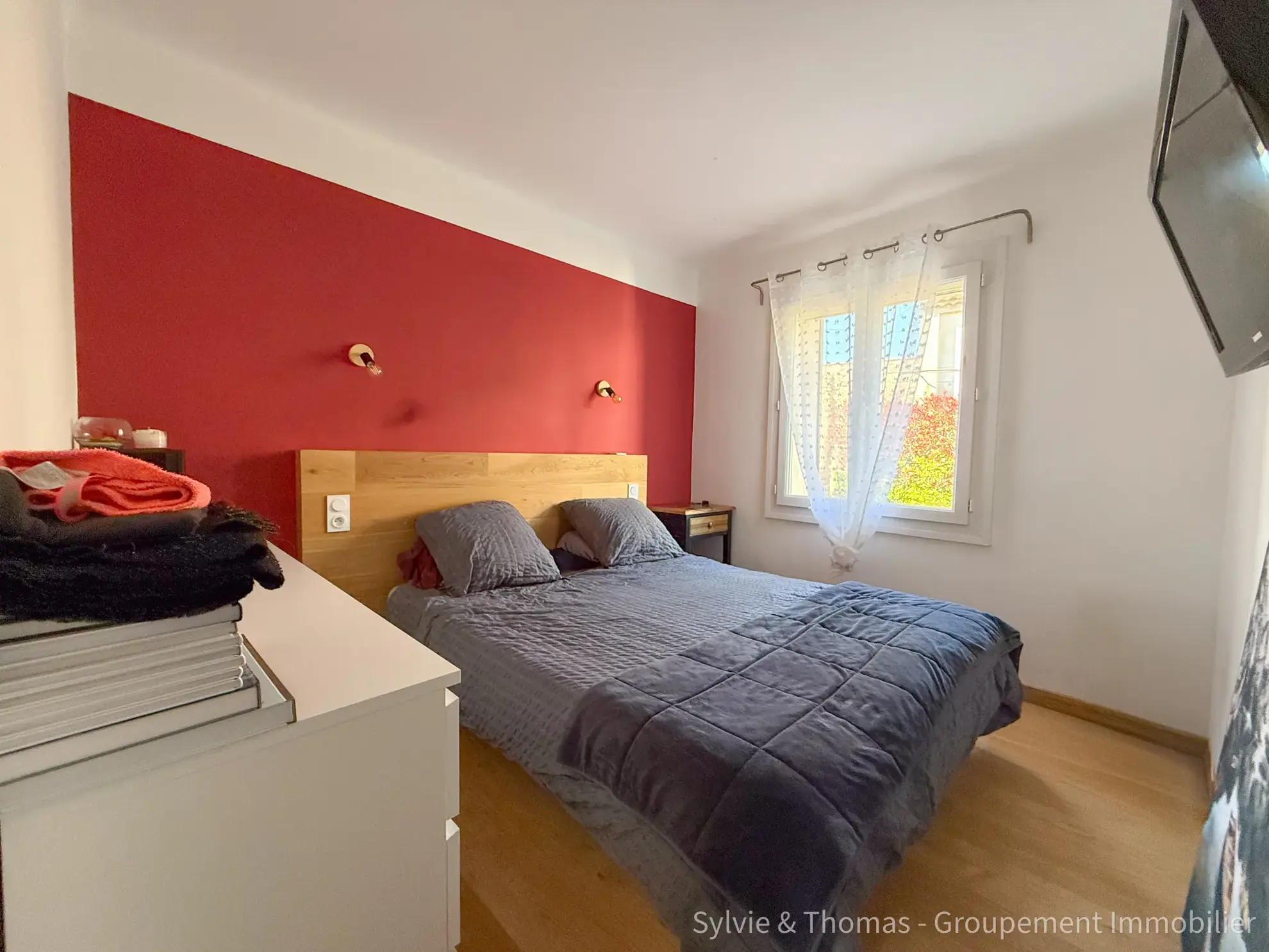 Maison de village en vente à Caderousse avec jardin, garage et orientation sud 