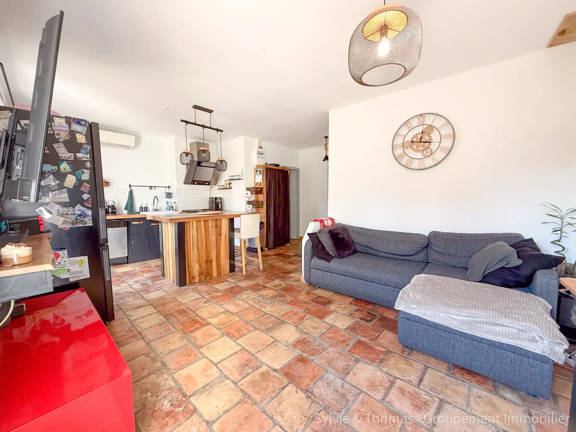 Maison de village en vente à Caderousse avec jardin, garage et orientation sud 