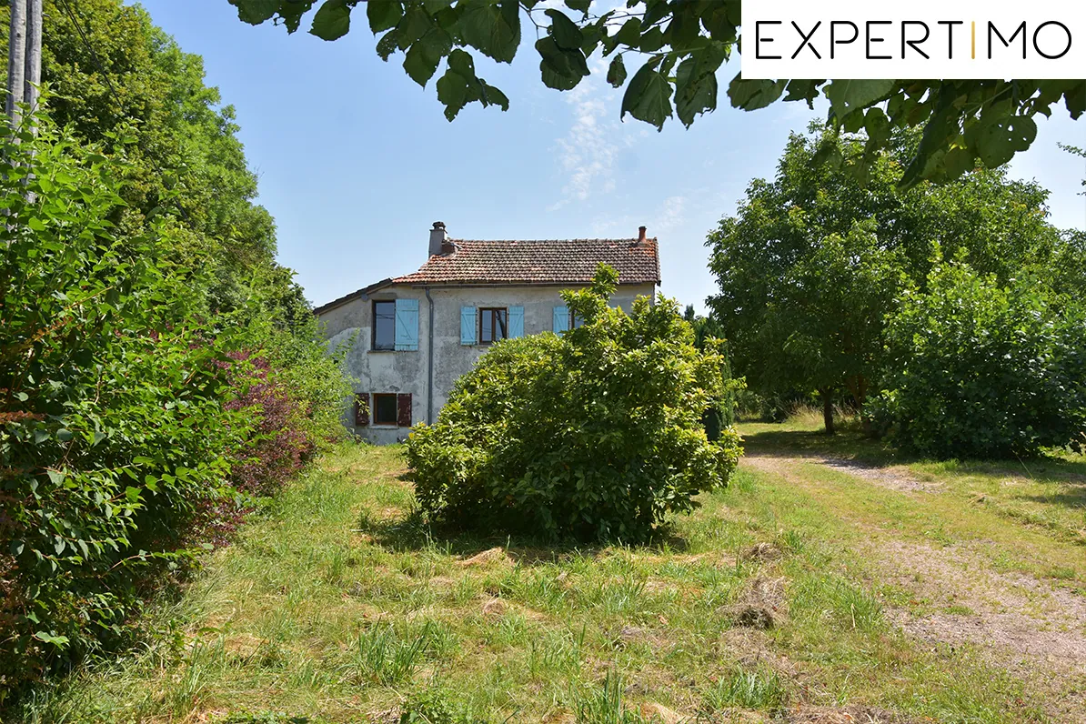 Maison de 131 m² à Neuf-Eglise dans un hameau paisible avec terrain de 3 017 m² 