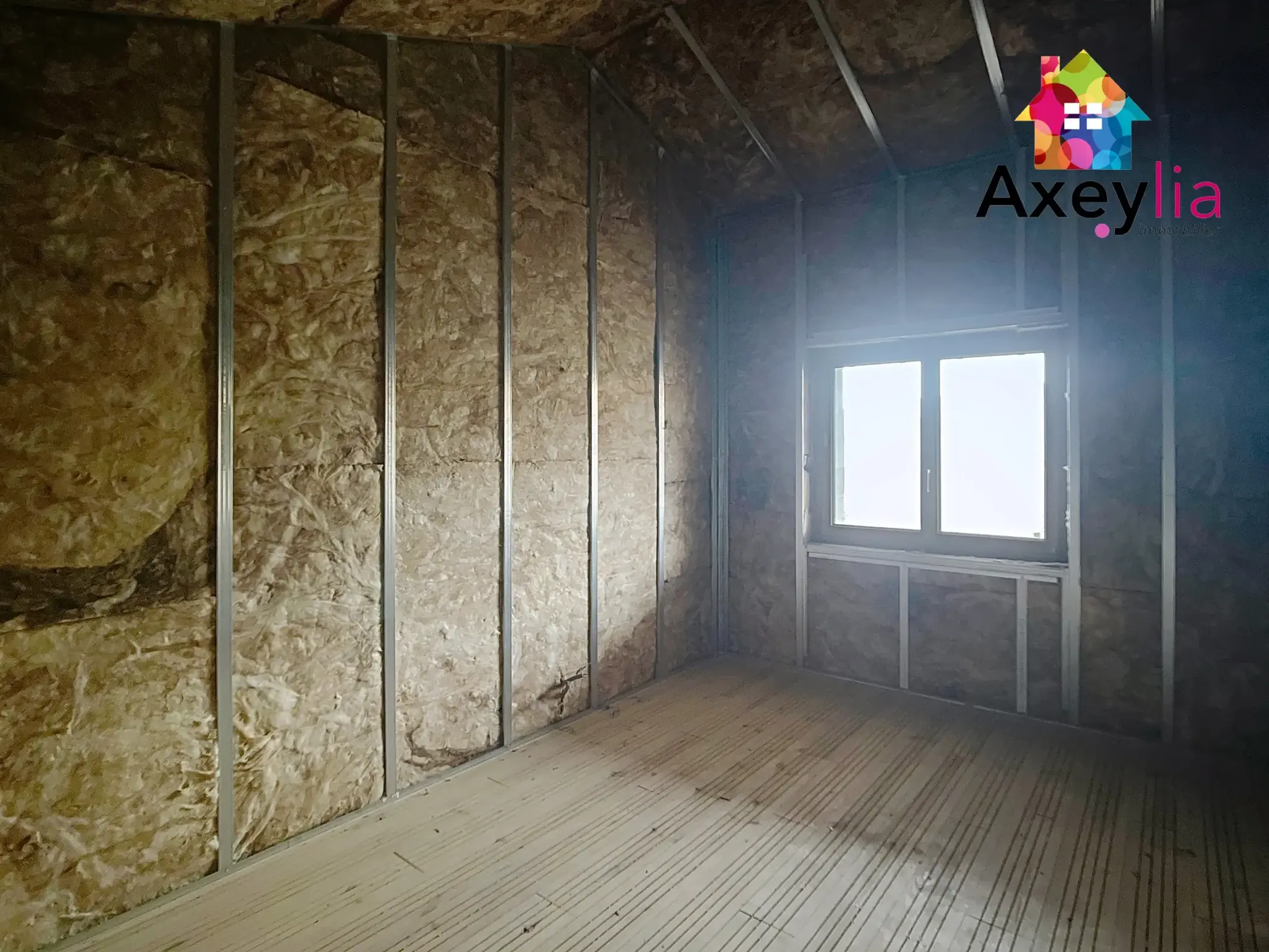 Maison à rénover avec dépendances et terrain à Saint-Germain-Laval 