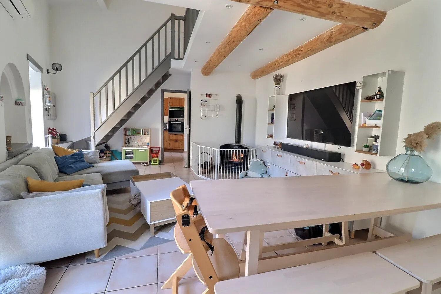 Maison de village avec studio, cour et garage à Cabrières, proximité Clermont l'Hérault 