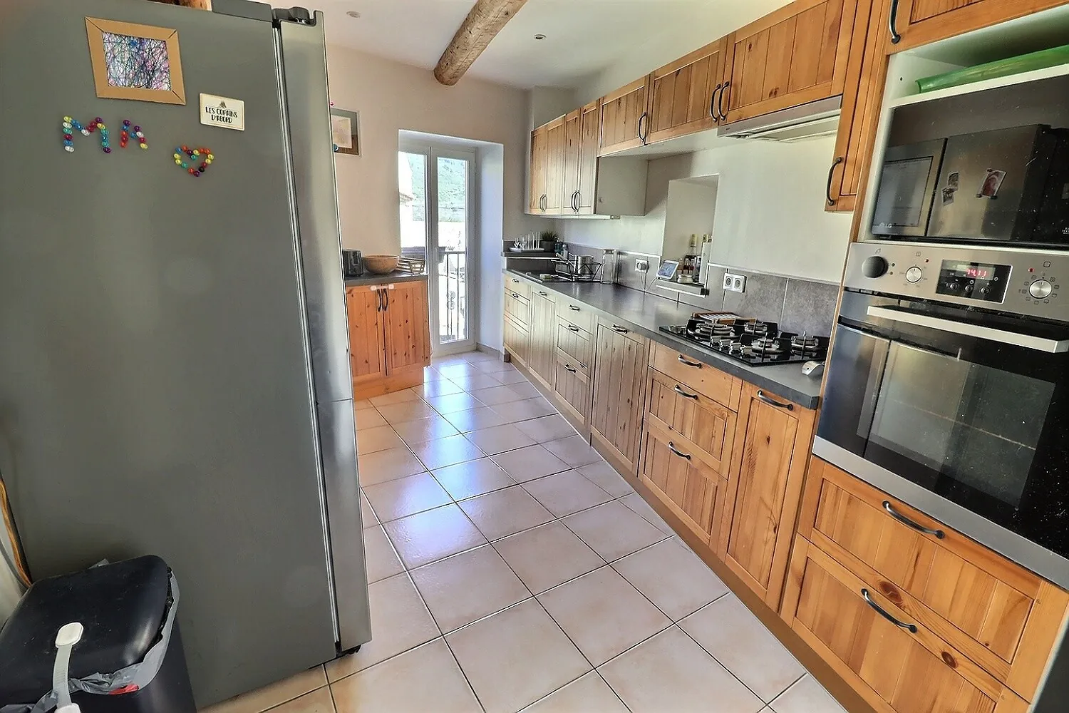 Maison de village avec studio, cour et garage à Cabrières, proximité Clermont l'Hérault 