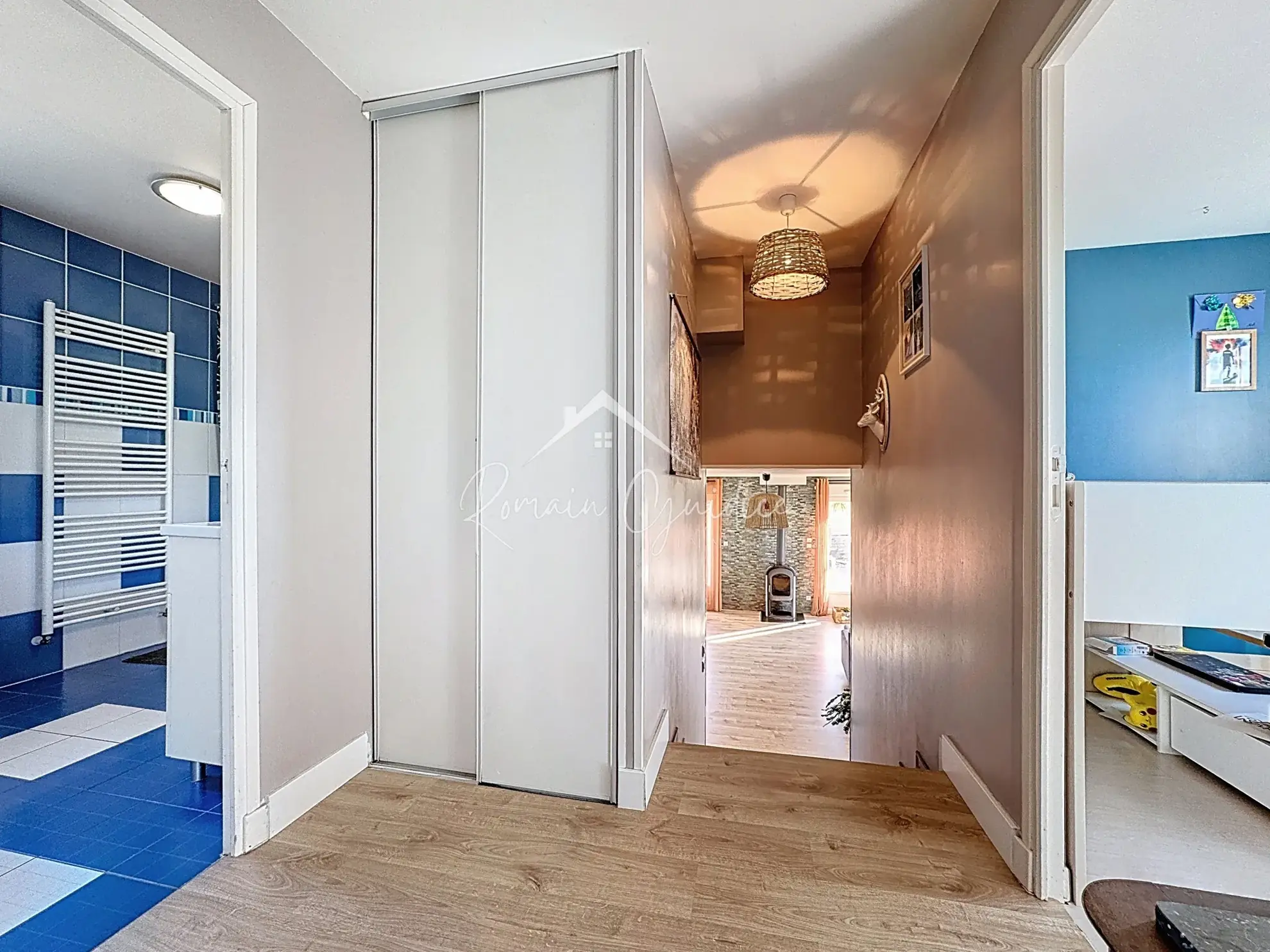 Maison familiale de 137 m² avec piscine à Saint-Rome-de-Cernon, vue dégagée 