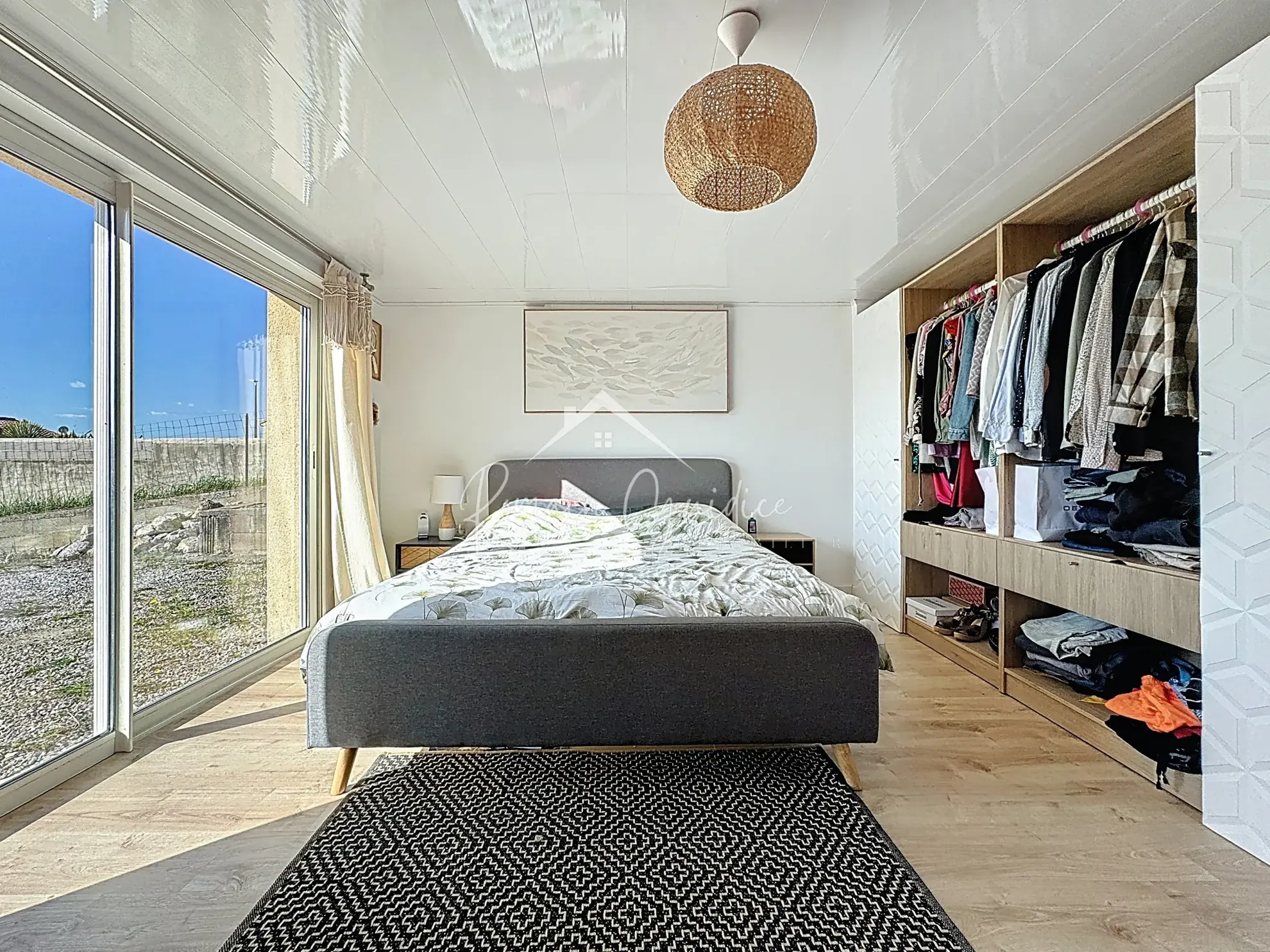 Maison familiale de 137 m² avec piscine à Saint-Rome-de-Cernon, vue dégagée 