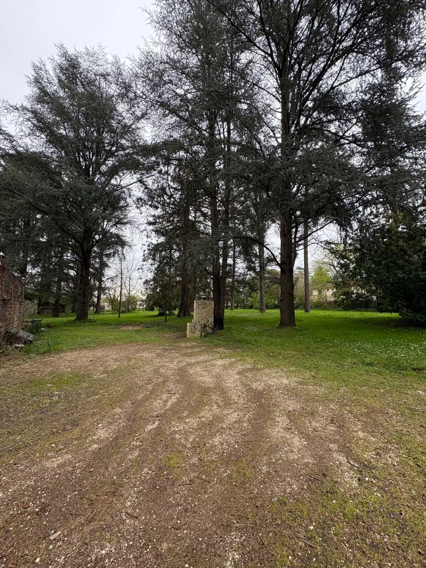 Belle maison familiale avec parc, piscine et dépendances à Montayral 