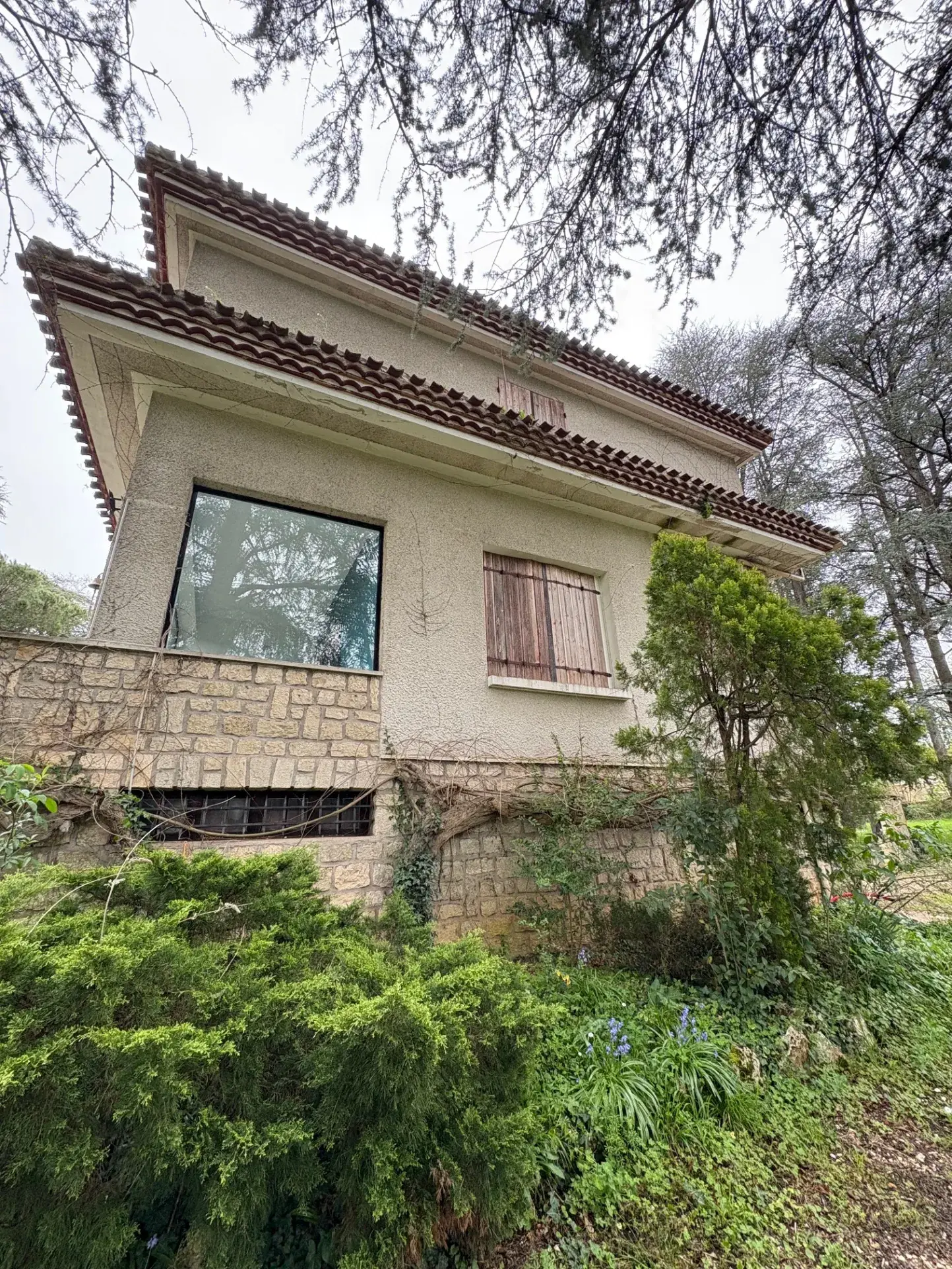 Belle maison familiale avec parc, piscine et dépendances à Montayral 