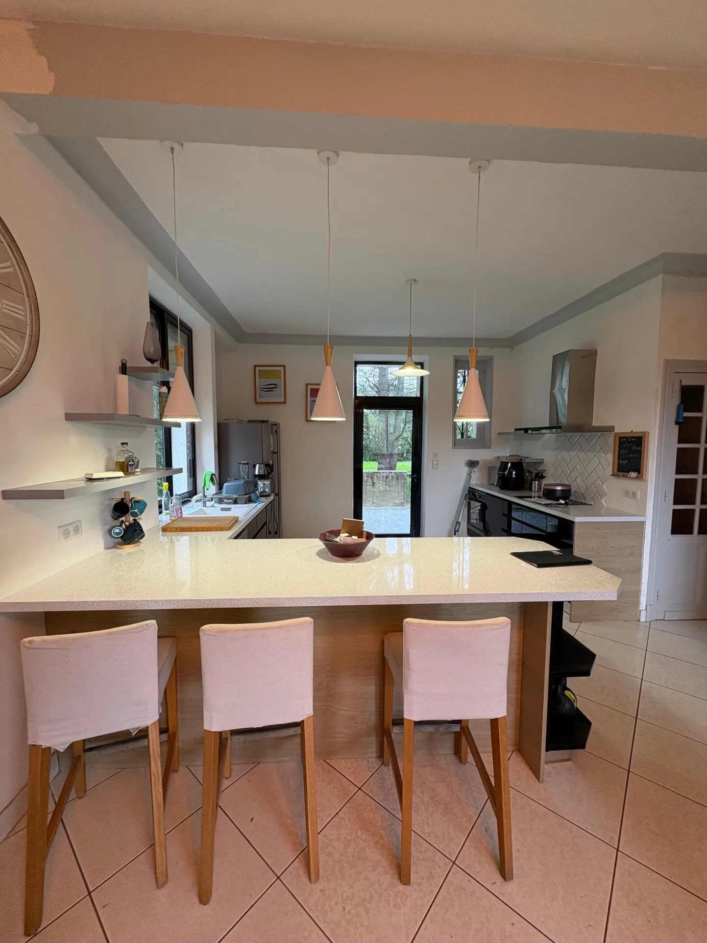 Belle maison familiale avec parc, piscine et dépendances à Montayral 