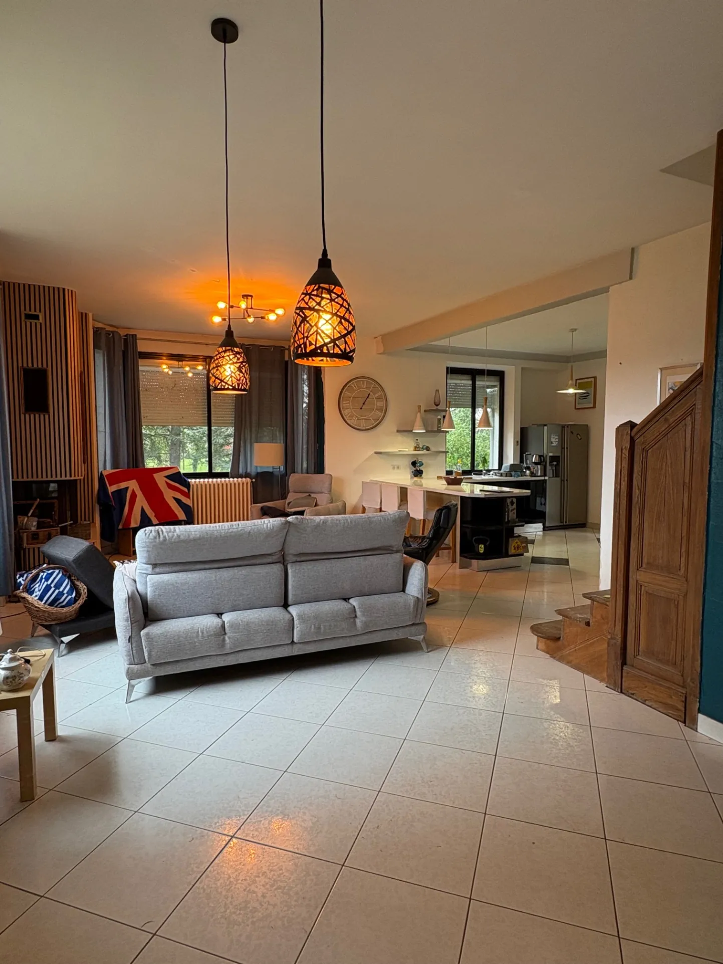 Belle maison familiale avec parc, piscine et dépendances à Montayral 