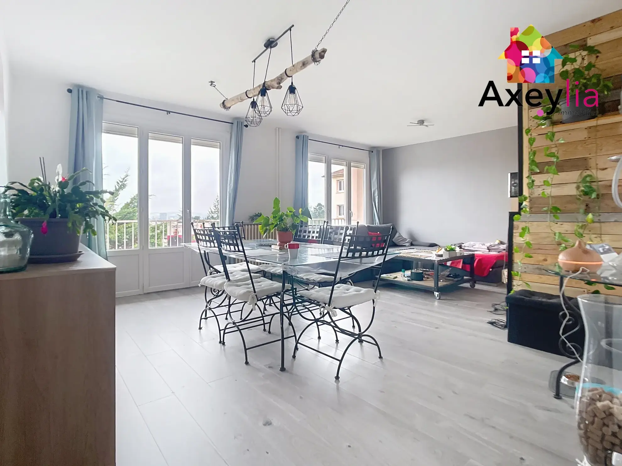 Appartement T4 à Roanne avec Balcons, Cave et Garage - Secteur Prisé 