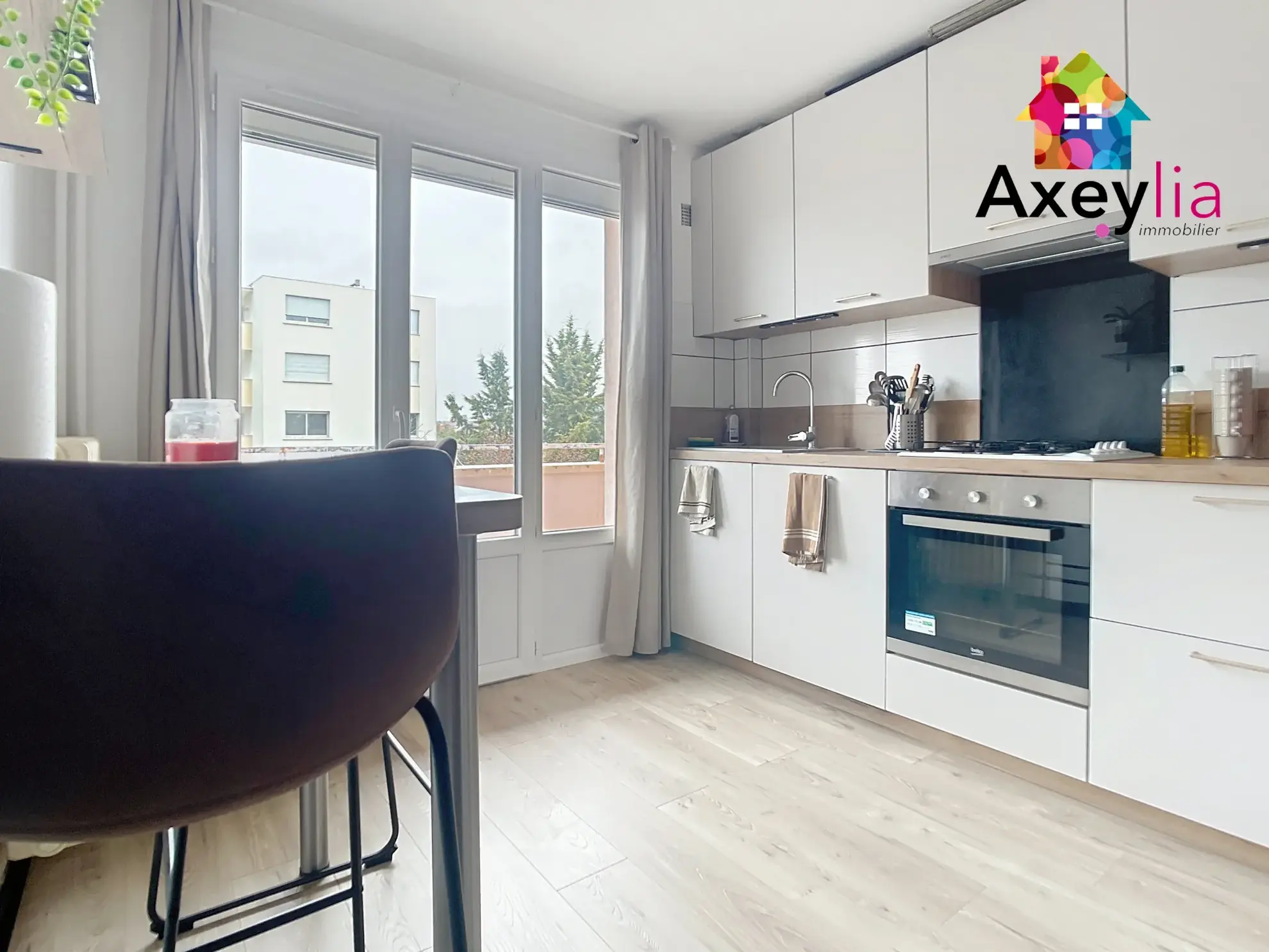 Appartement T4 à Roanne avec Balcons, Cave et Garage - Secteur Prisé