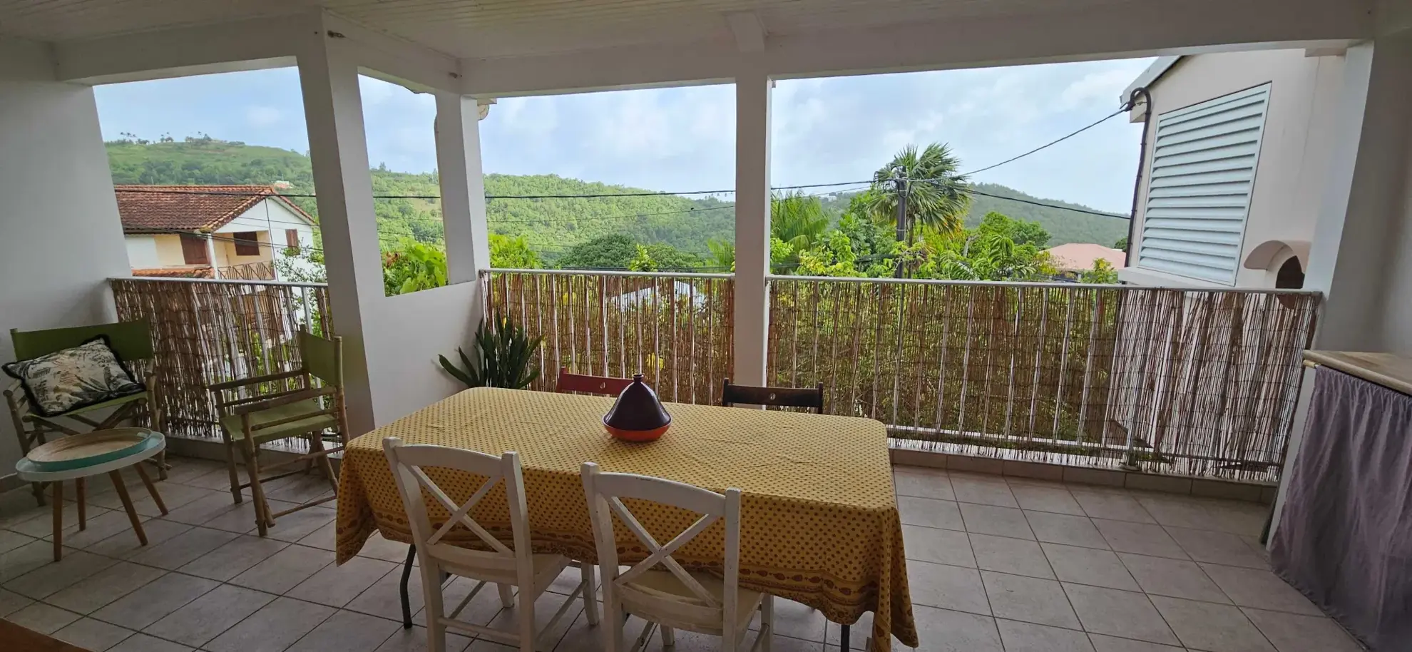 Appartement F4 avec terrasses, jardinet et vue à Sainte-Luce 