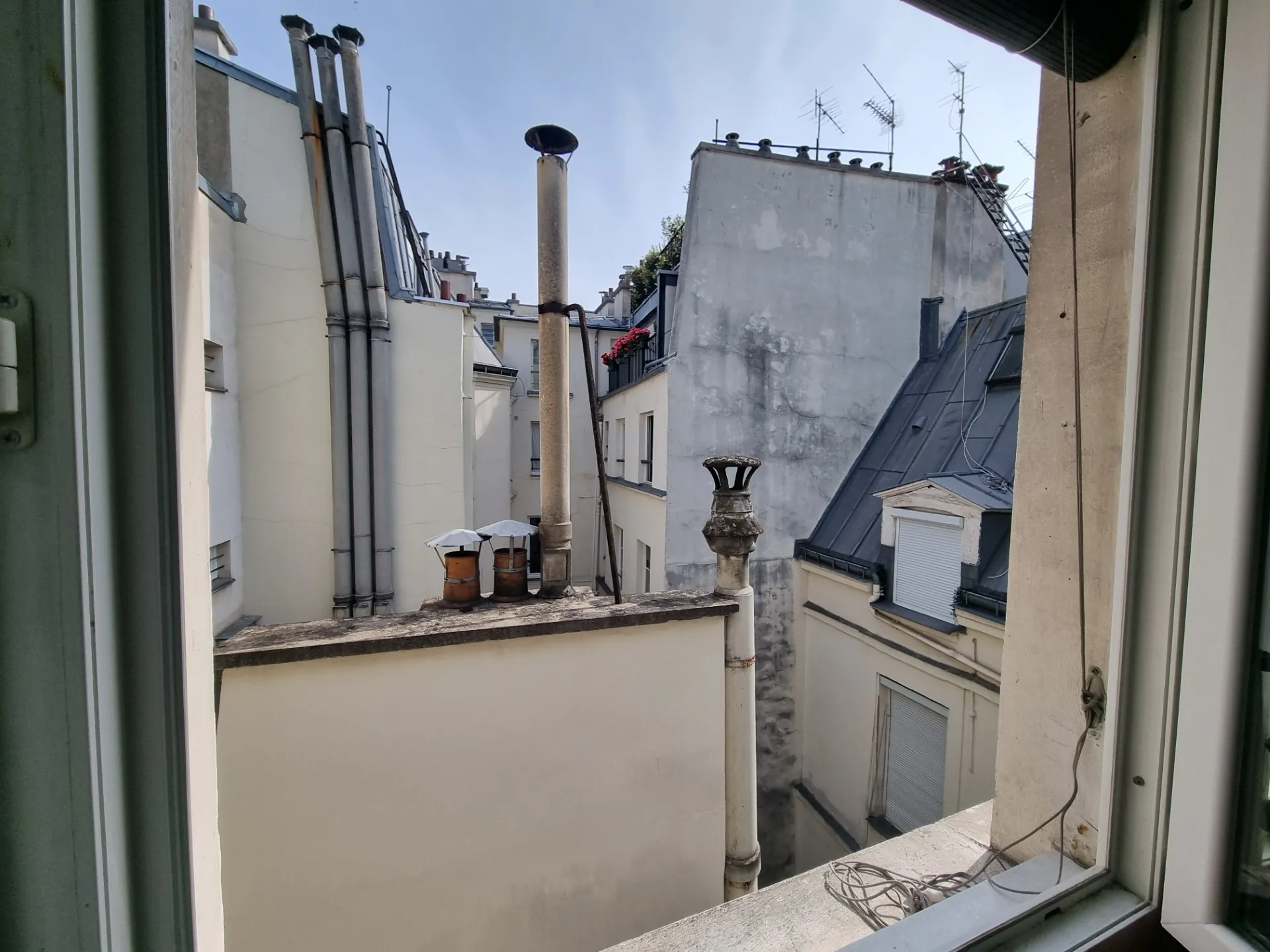 Studio lumineux de 12,17 m² rue Dauphine, dernier étage à Paris 75006 