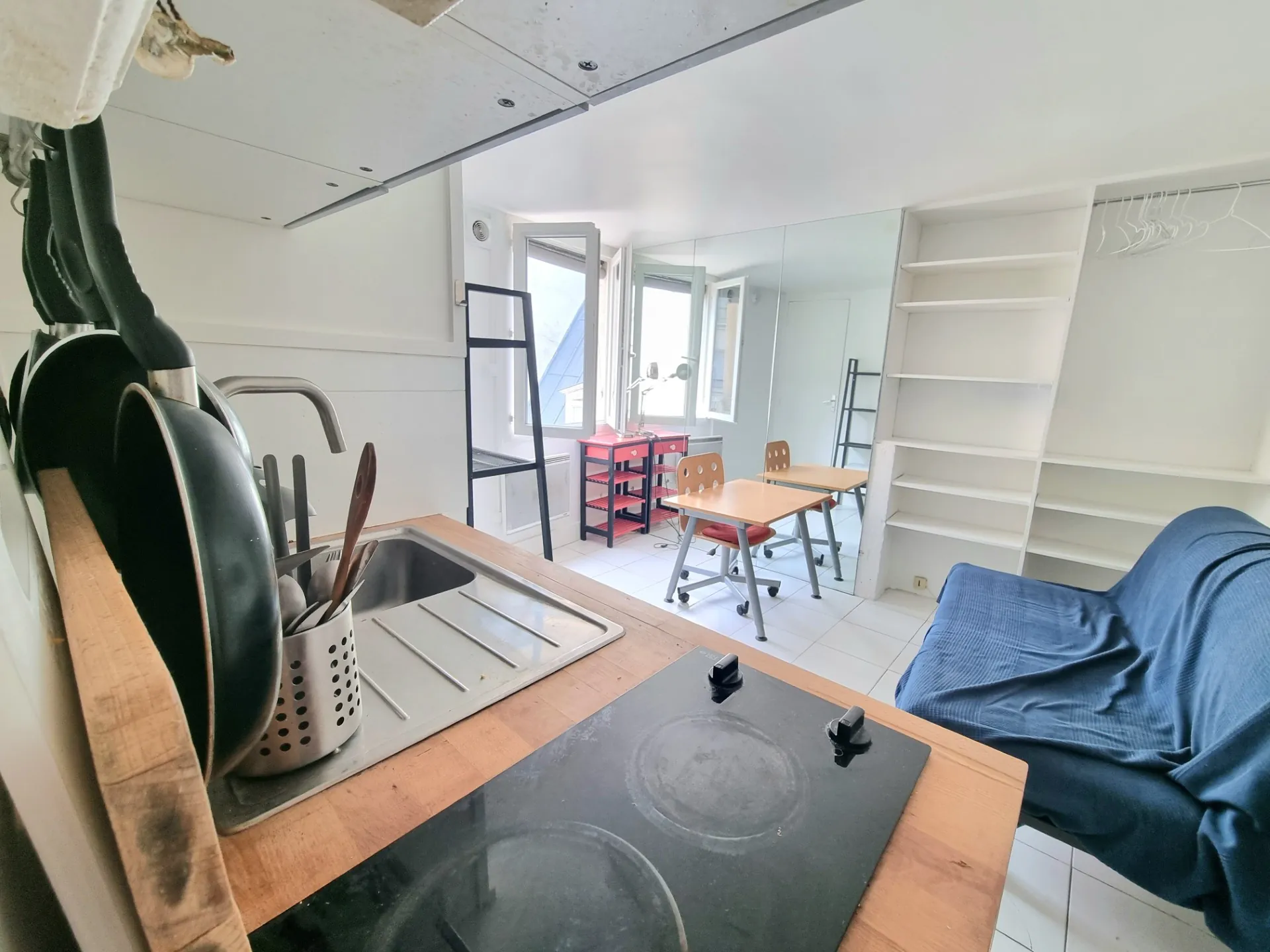 Studio lumineux de 12,17 m² rue Dauphine, dernier étage à Paris 75006