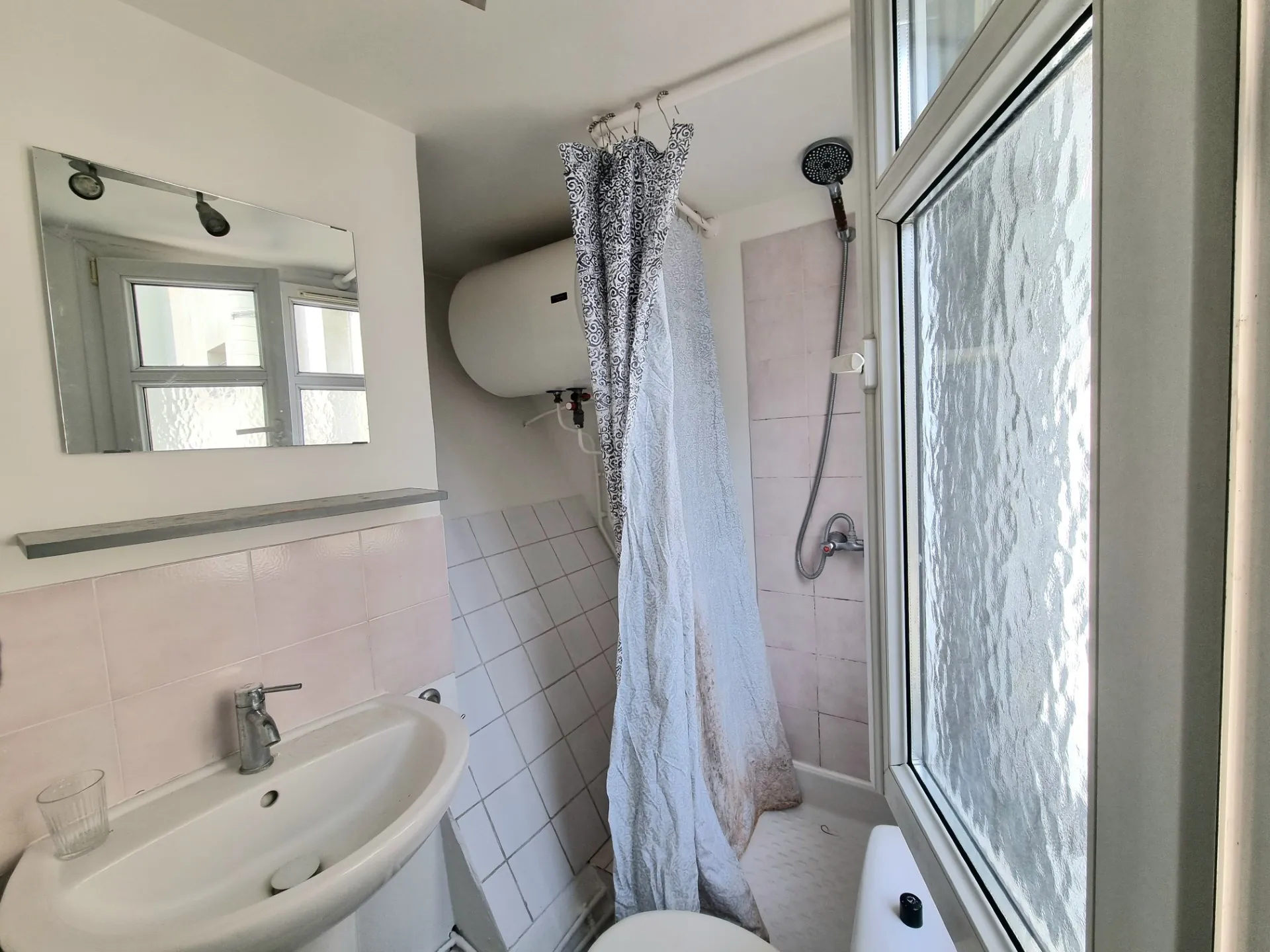 Studio lumineux de 12,17 m² rue Dauphine, dernier étage à Paris 75006 