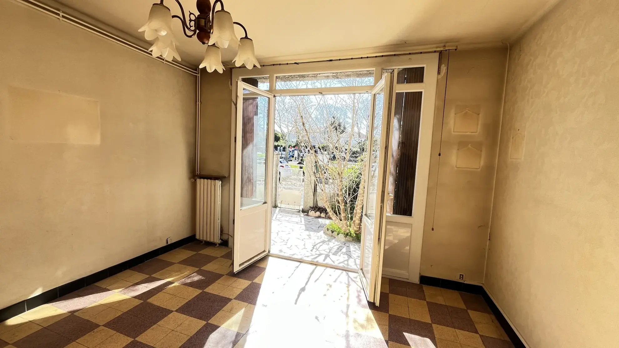 Maison à rénover avec jardin à Alès - Secteur Clavières-Croupillac 