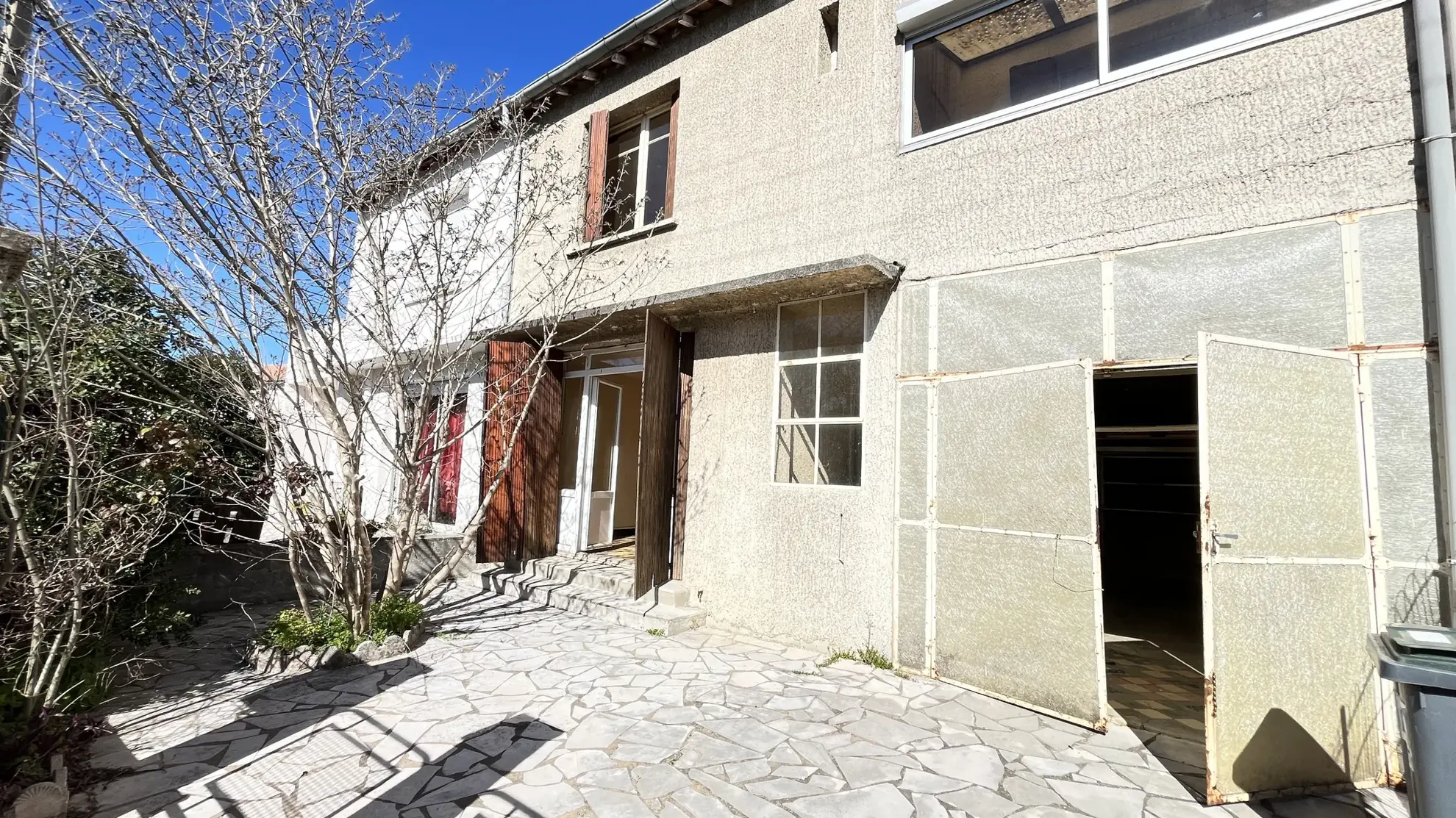Belle maison à rénover avec jardin à Alès dans le secteur Clavières-Croupillac