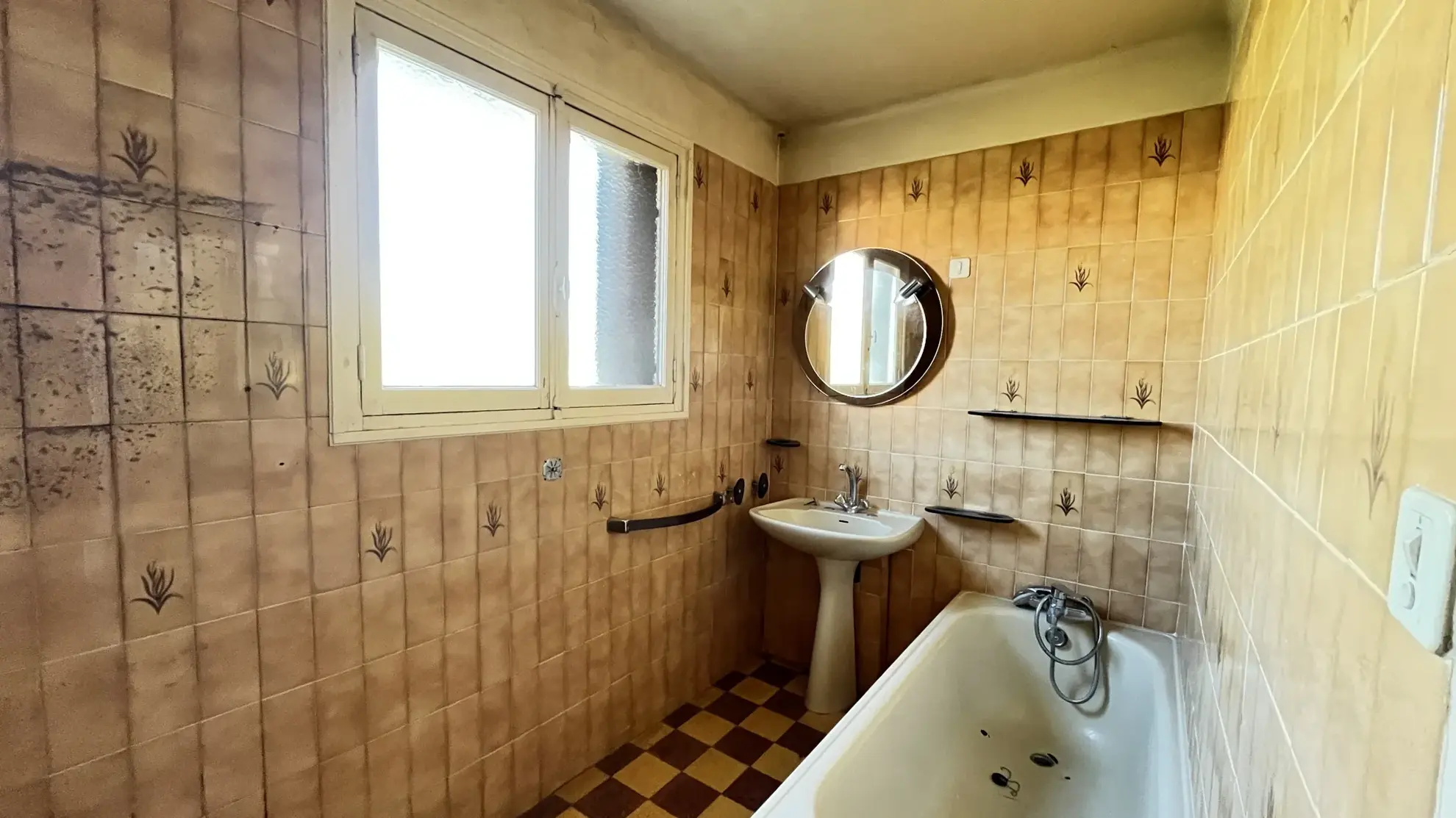 Maison à rénover avec jardin à Alès - Secteur Clavières-Croupillac 