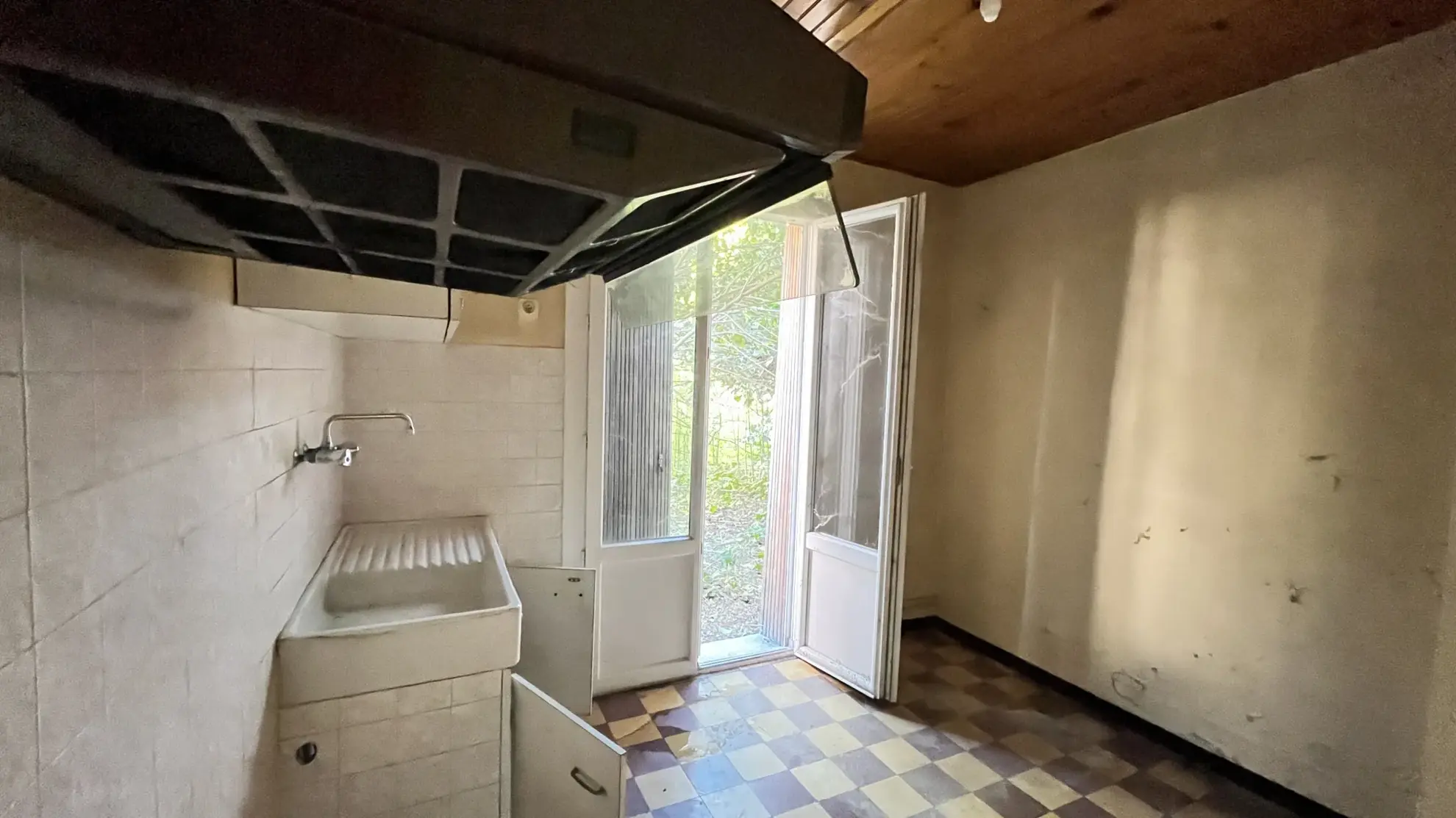 Maison à rénover avec jardin à Alès - Secteur Clavières-Croupillac 