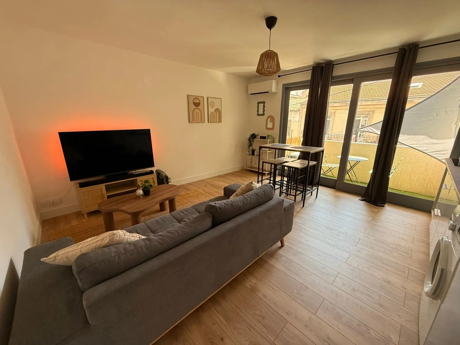 Appartement T3 rénové avec terrasse, balcon et garage à Montpellier Centre-ville proche Gare Saint-Roch 