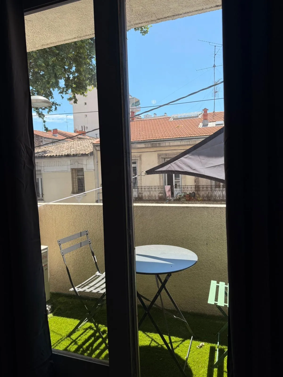Appartement T3 rénové avec terrasse, balcon et garage à Montpellier Centre-ville proche Gare Saint-Roch 