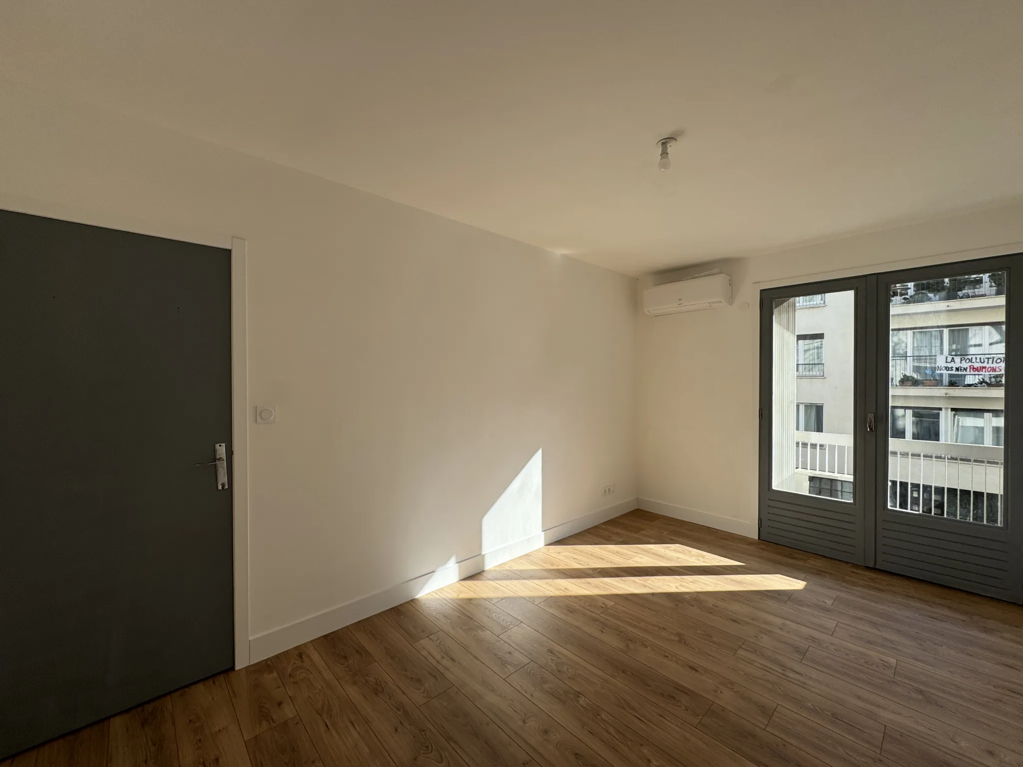 Appartement T3 rénové avec terrasse et garage dans le centre de Montpellier 