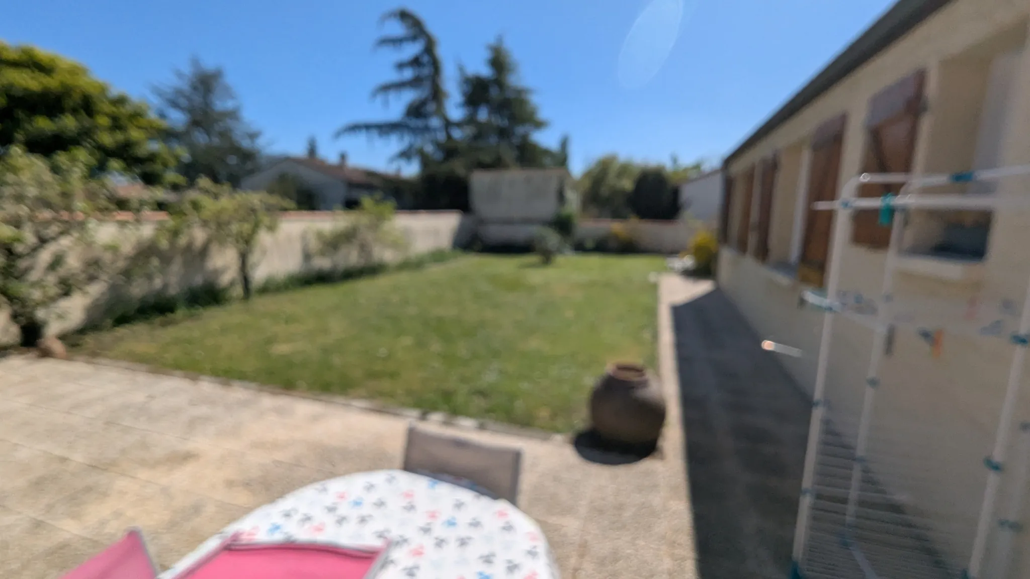 Maison de plain-pied à Magne avec 4 chambres, garage et jardin clôturé - Opportunité à saisir 