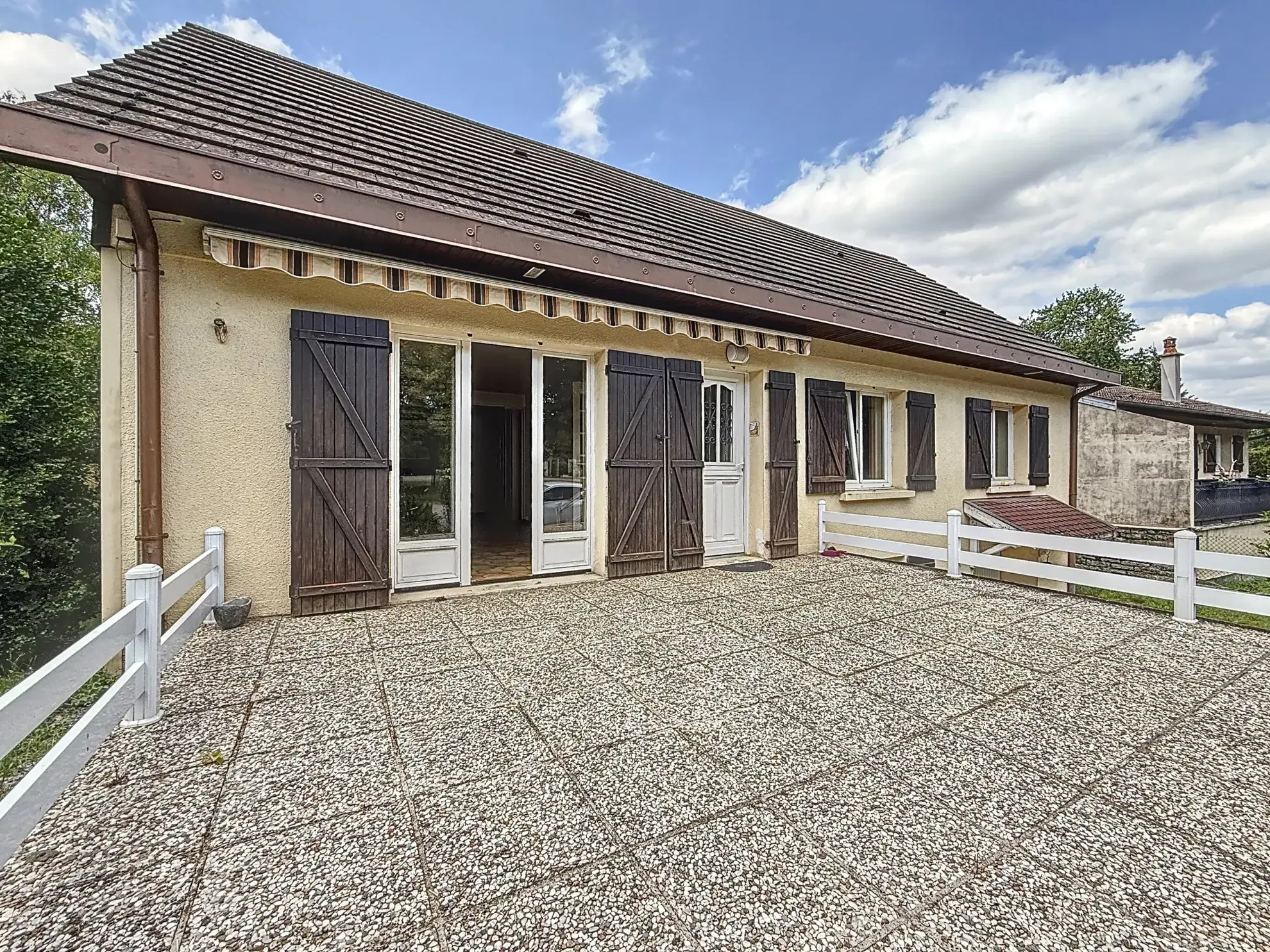 Maison individuelle à vendre à Remoncourt près de Mirecourt et Vittel avec terrain arboré 