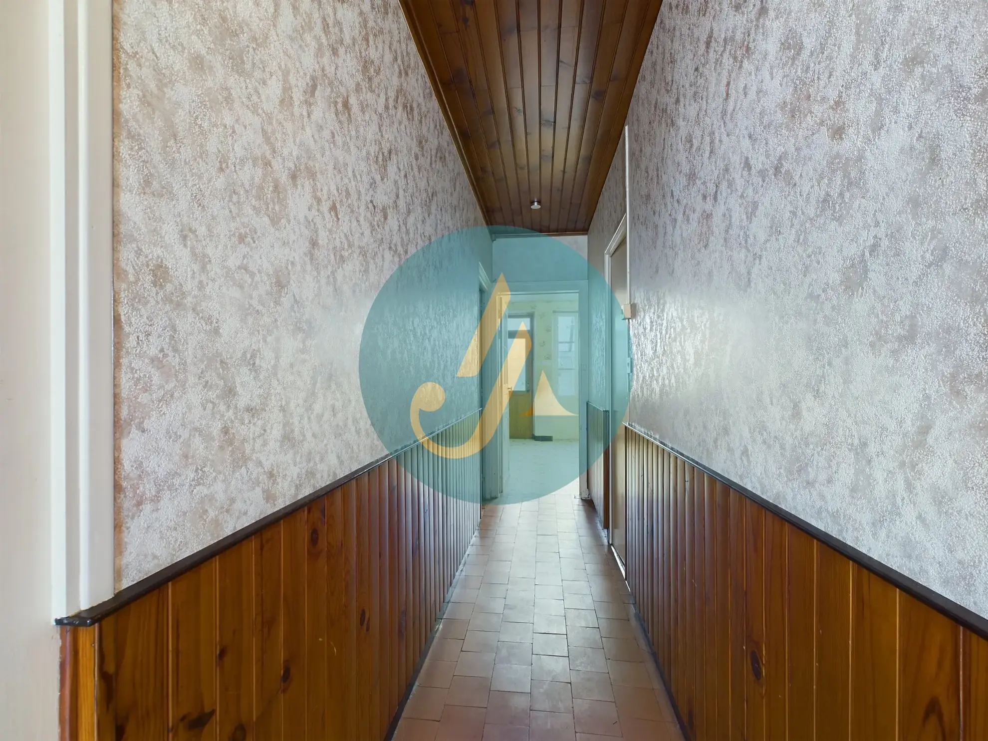 Maison de village polyvalente à Arquian, idéale résidence ou investissement 