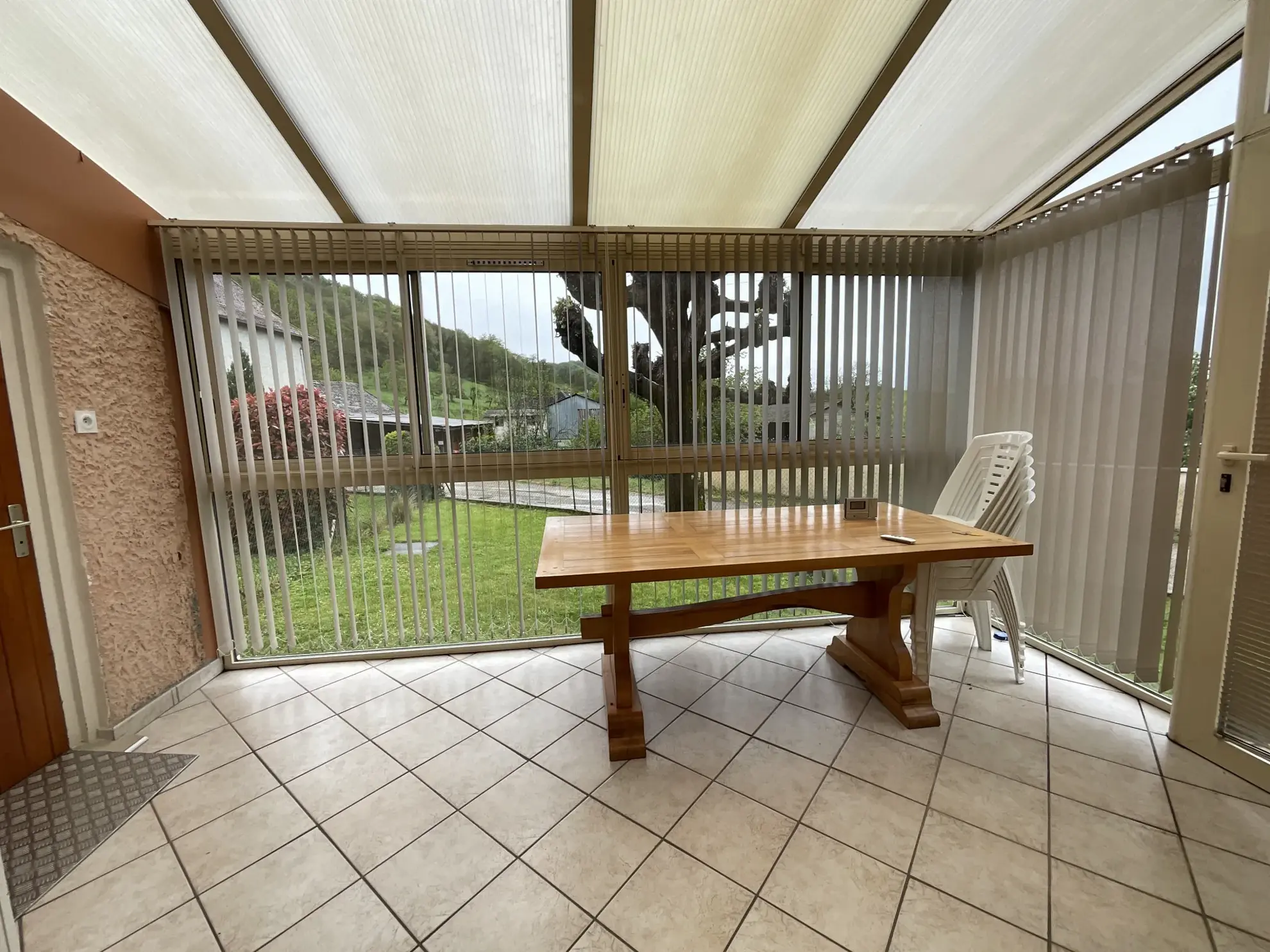 Maison familiale à Saint-Sorlin-De-Morestel avec 4 chambres et grand jardin 