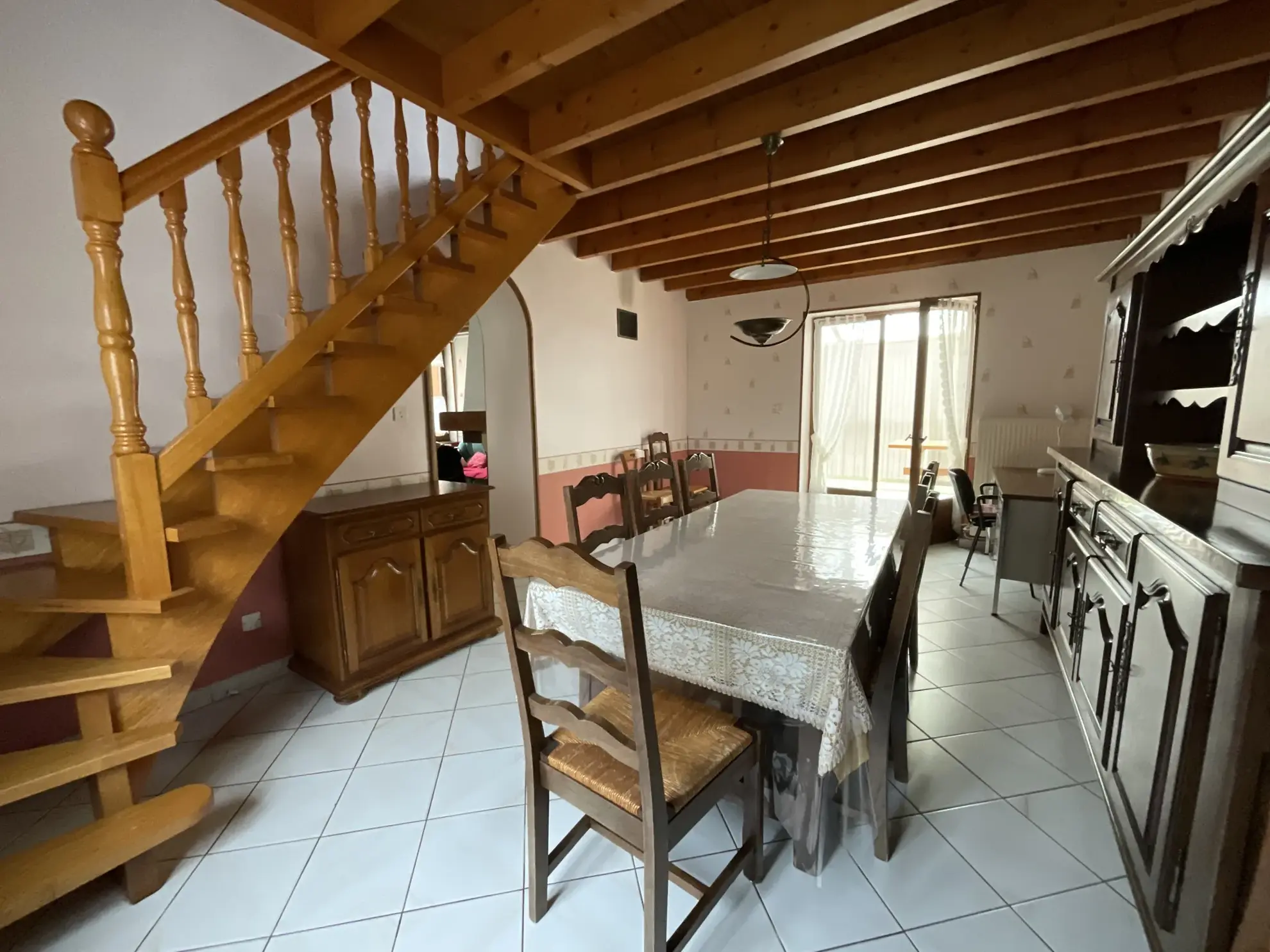 Maison familiale à Saint-Sorlin-De-Morestel avec 4 chambres et grand jardin 