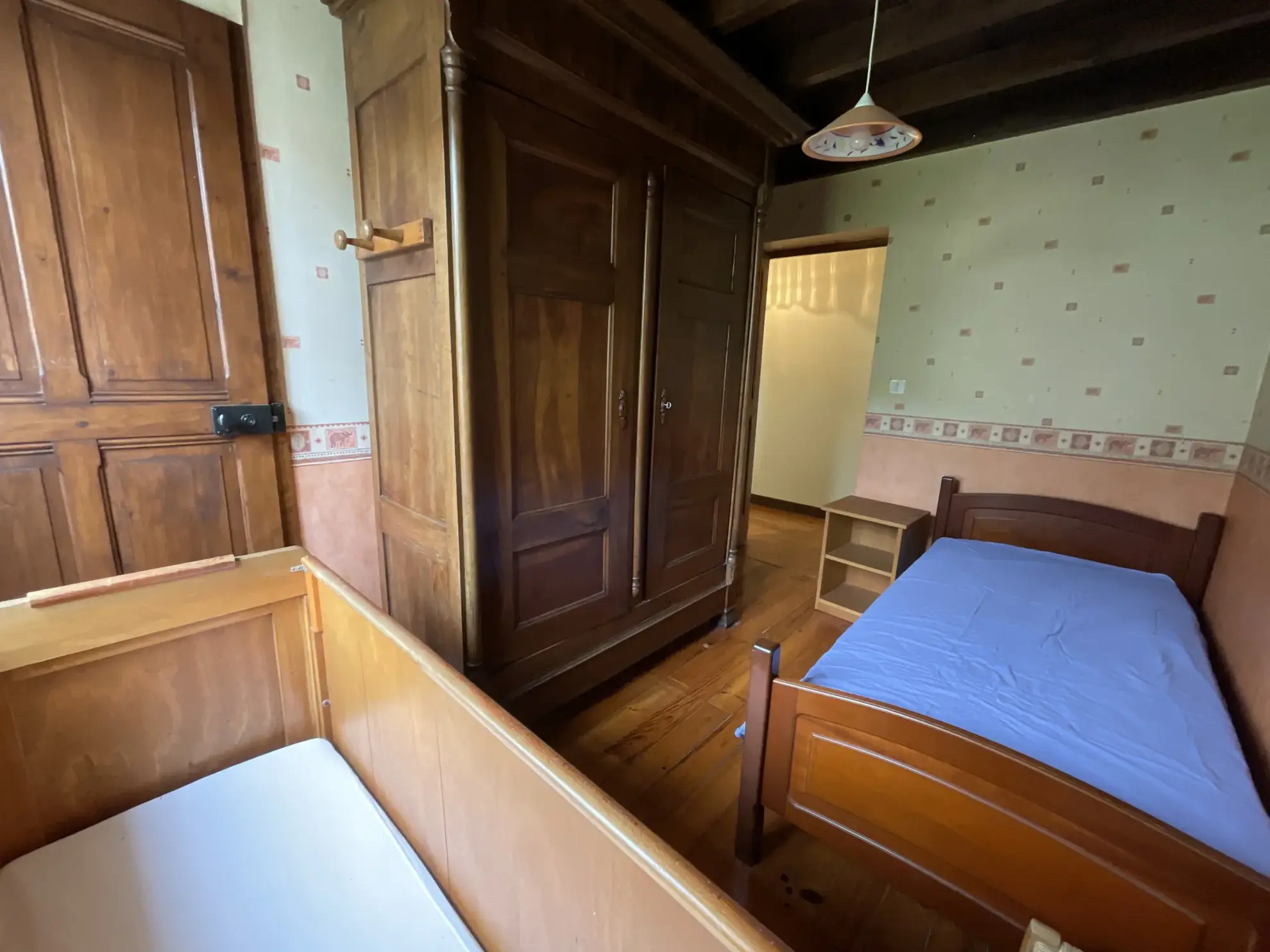 Maison familiale à Saint-Sorlin-De-Morestel avec 4 chambres et grand jardin 