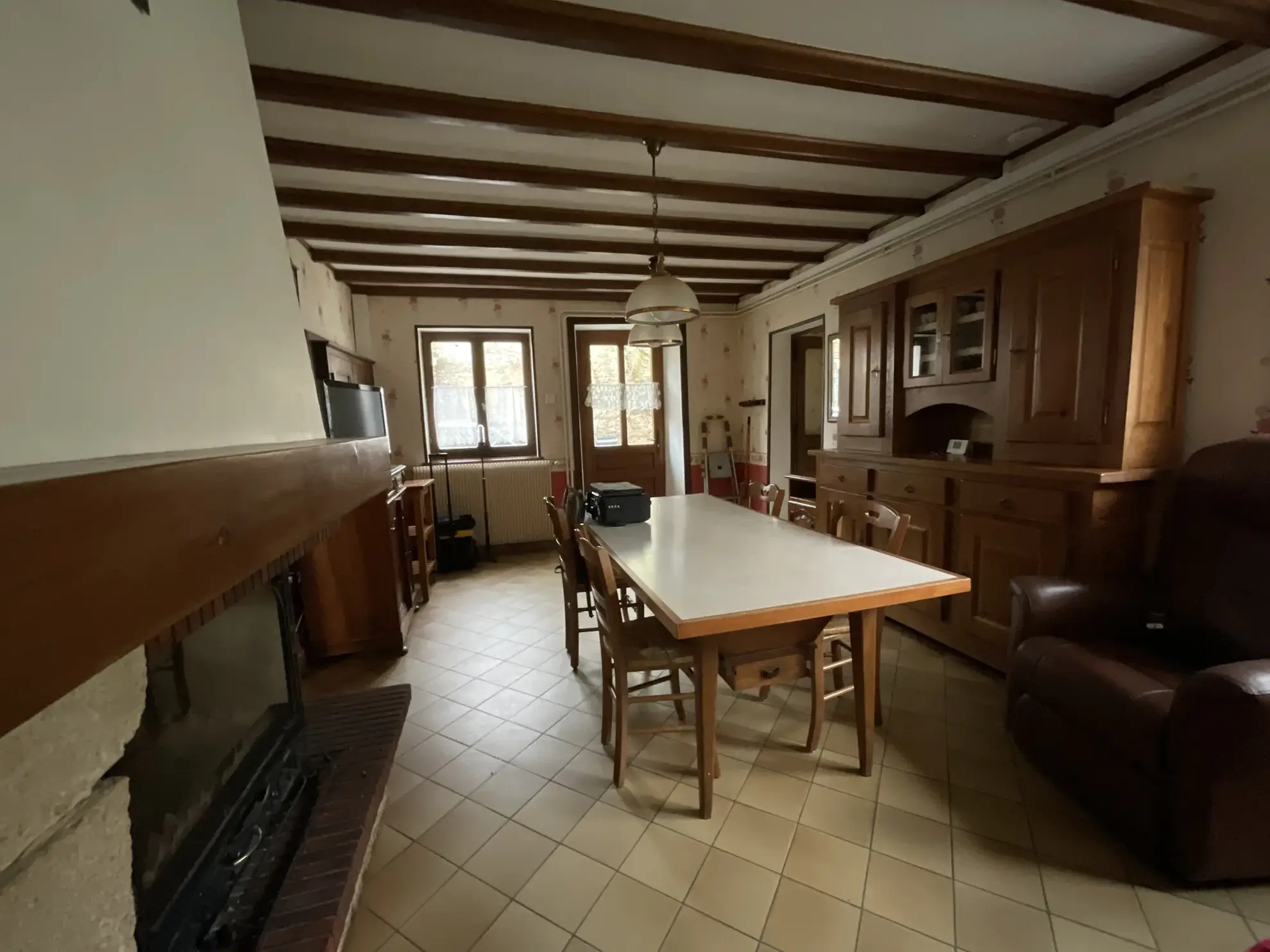 Maison familiale à Saint-Sorlin-De-Morestel avec 4 chambres et grand jardin 