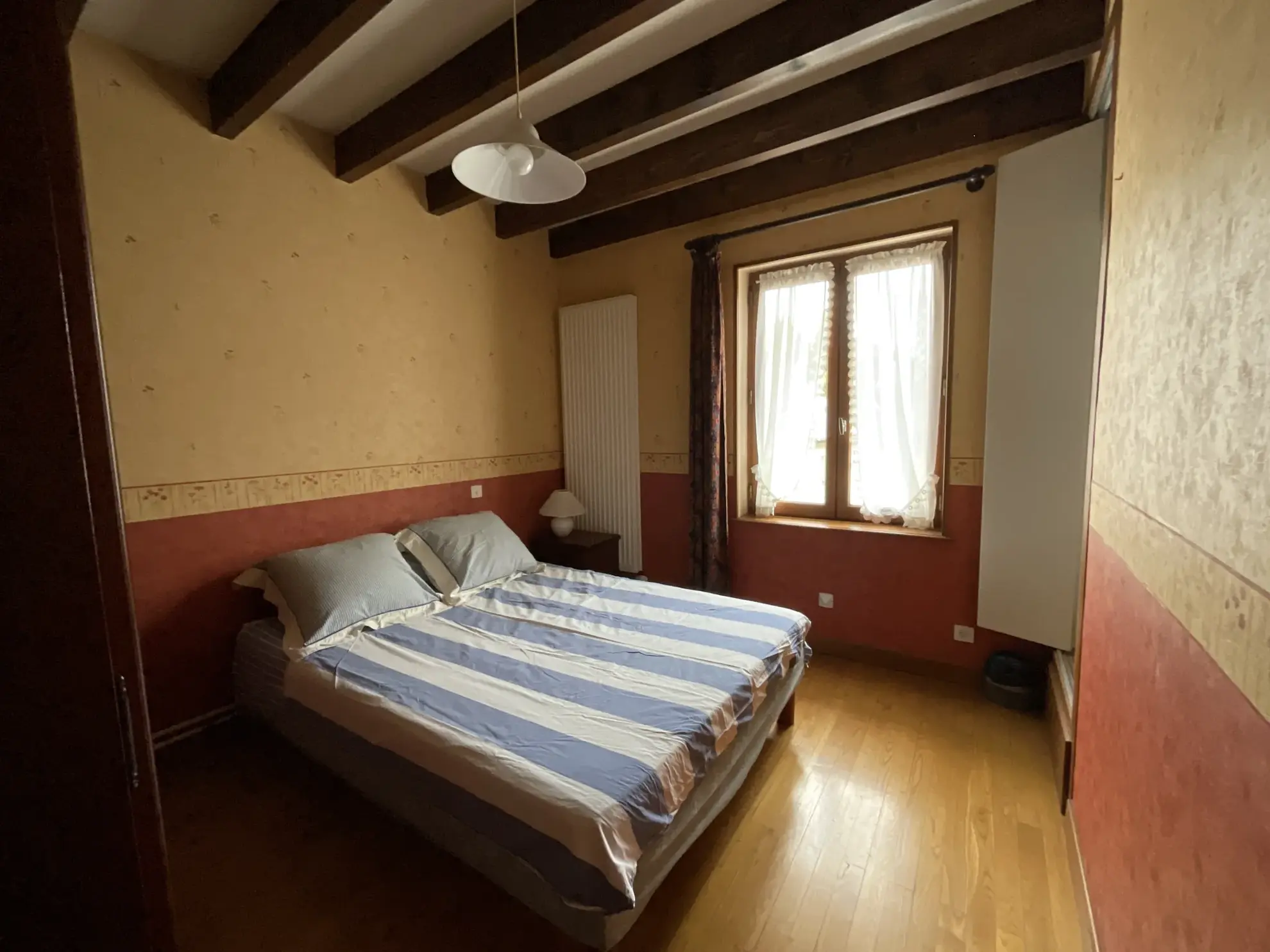 Maison familiale à Saint-Sorlin-De-Morestel avec 4 chambres et grand jardin 