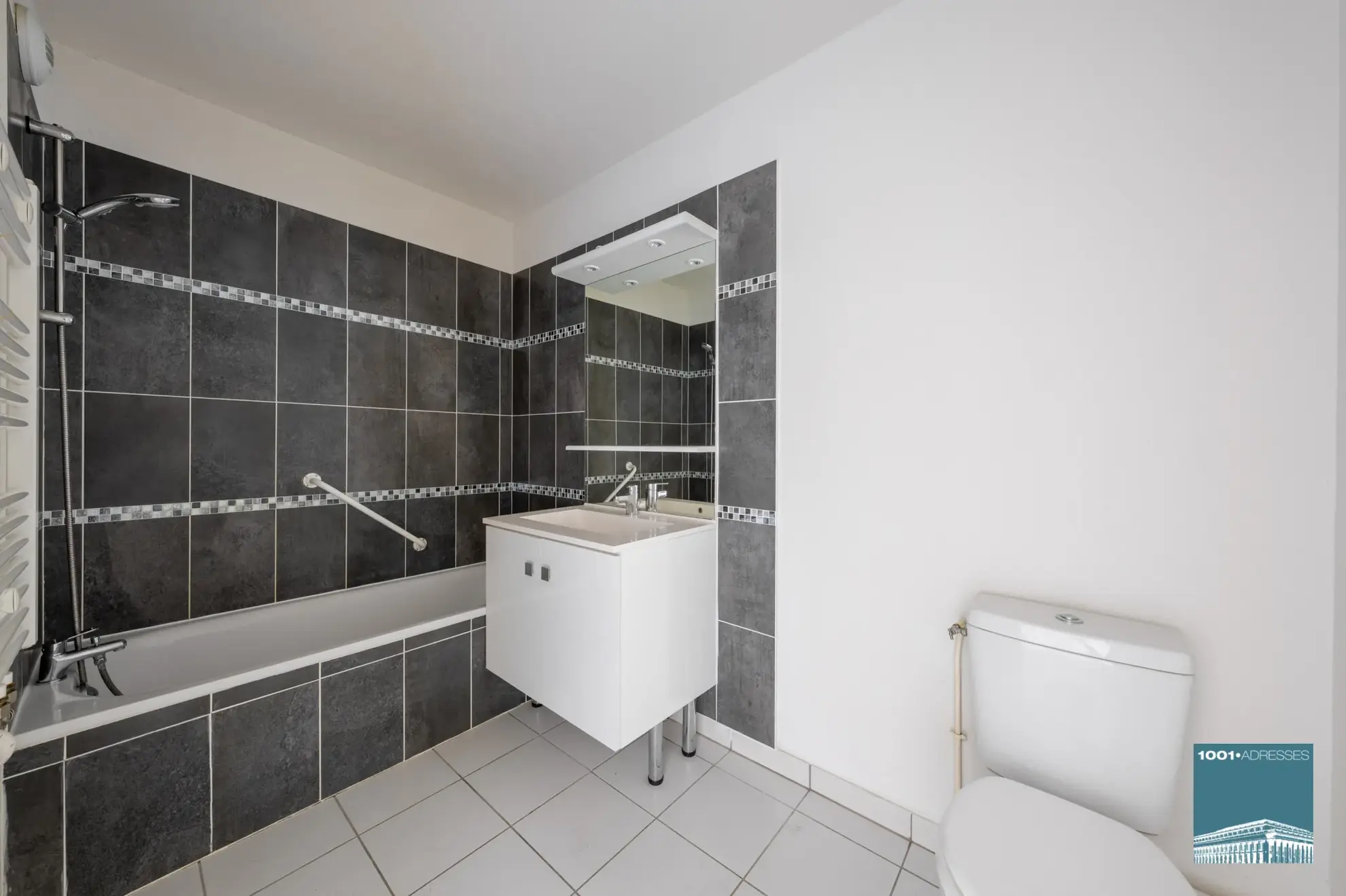 Appartement deux pièces avec balcon et parking privé à Saint-Médard-en-Jalles 