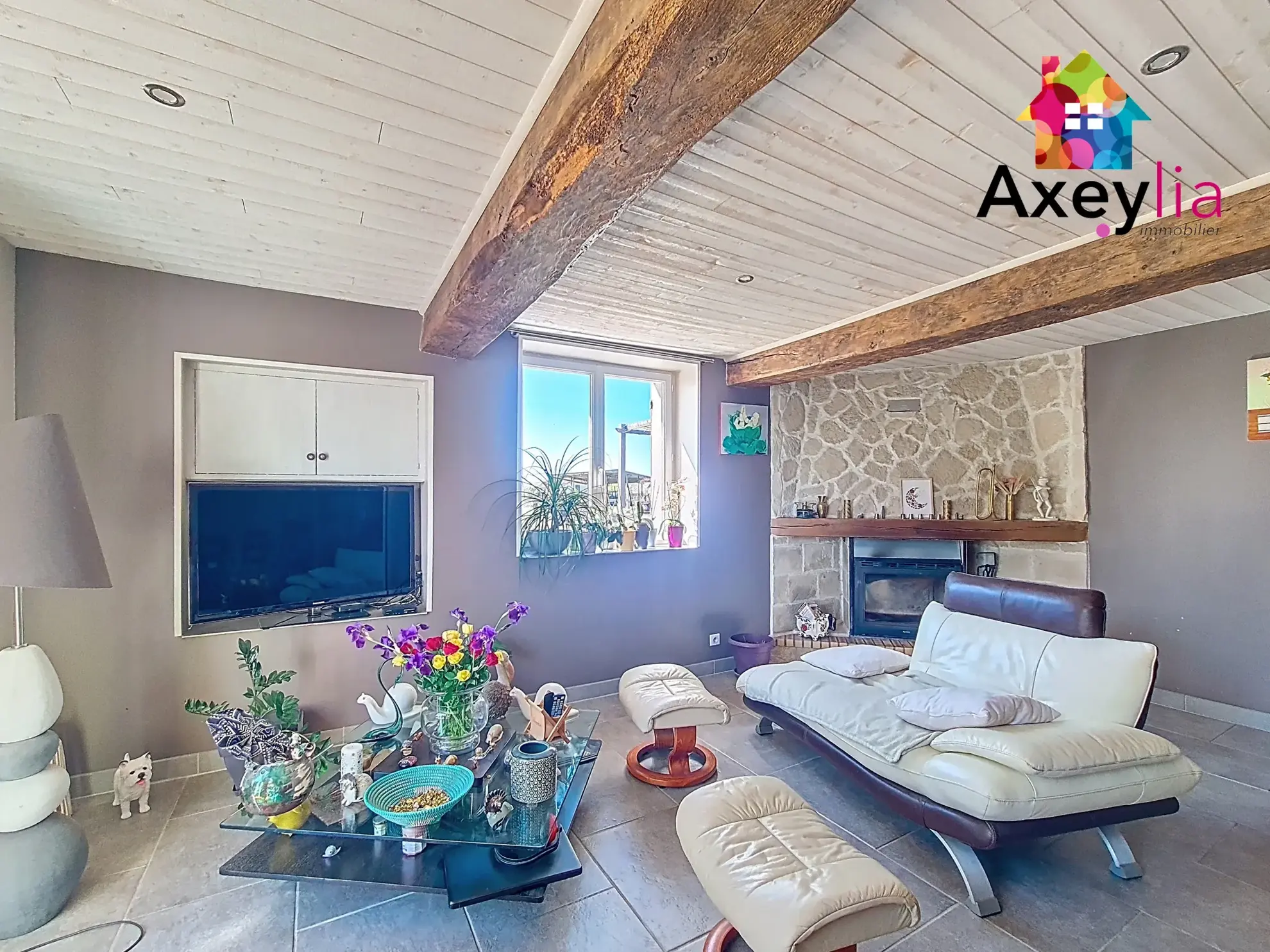 Maison de plain-pied à vendre à Marcigny avec grand terrain et dépendances 