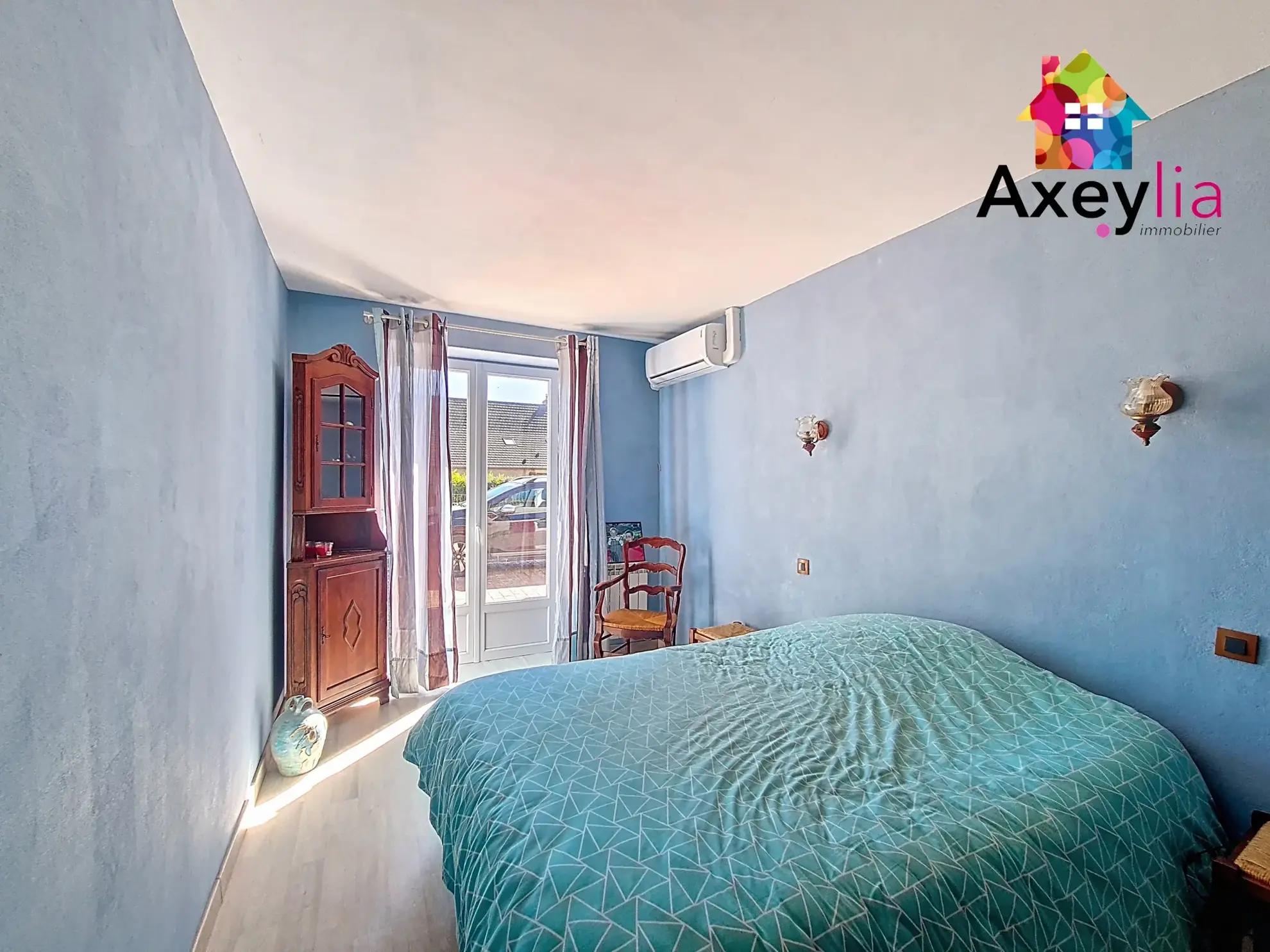 Maison de plain-pied à vendre à Marcigny avec grand terrain et dépendances 