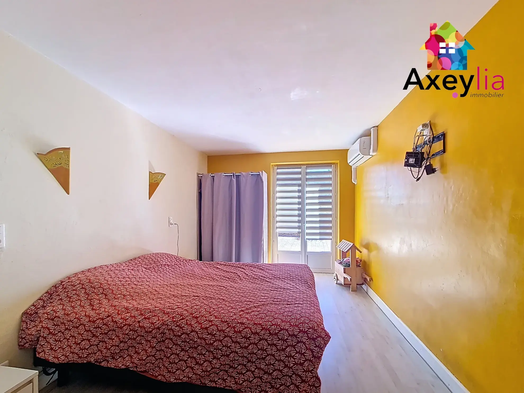 Maison de plain-pied à vendre à Marcigny avec grand terrain et dépendances 