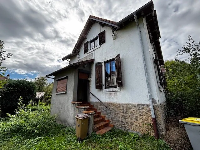 Maison familiale à Belfort de 87m² avec jardin et 3 chambres, à rénover