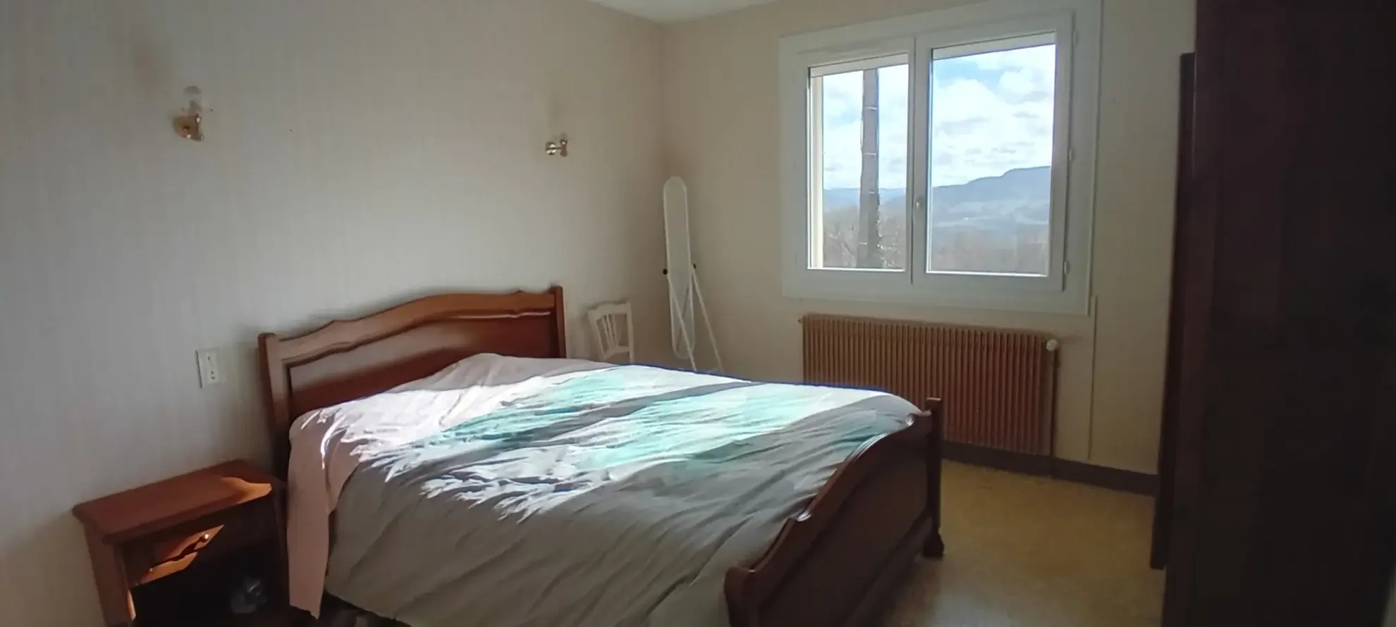 Maison T5 à 20 minutes de Millau dans secteur calme avec garage et terrasse 