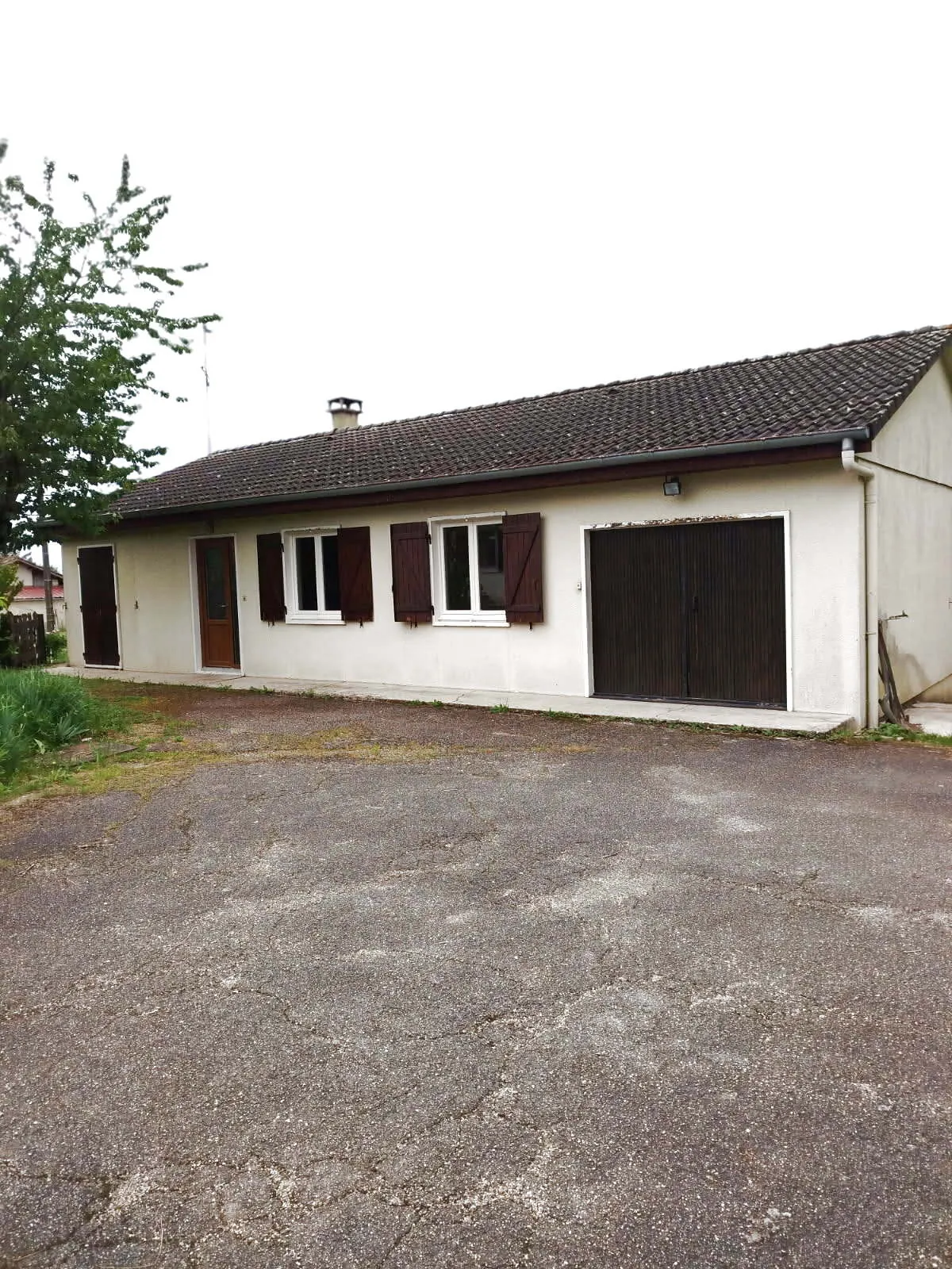 Villa de plain-pied à Marboz avec grand terrain clos 1017m²