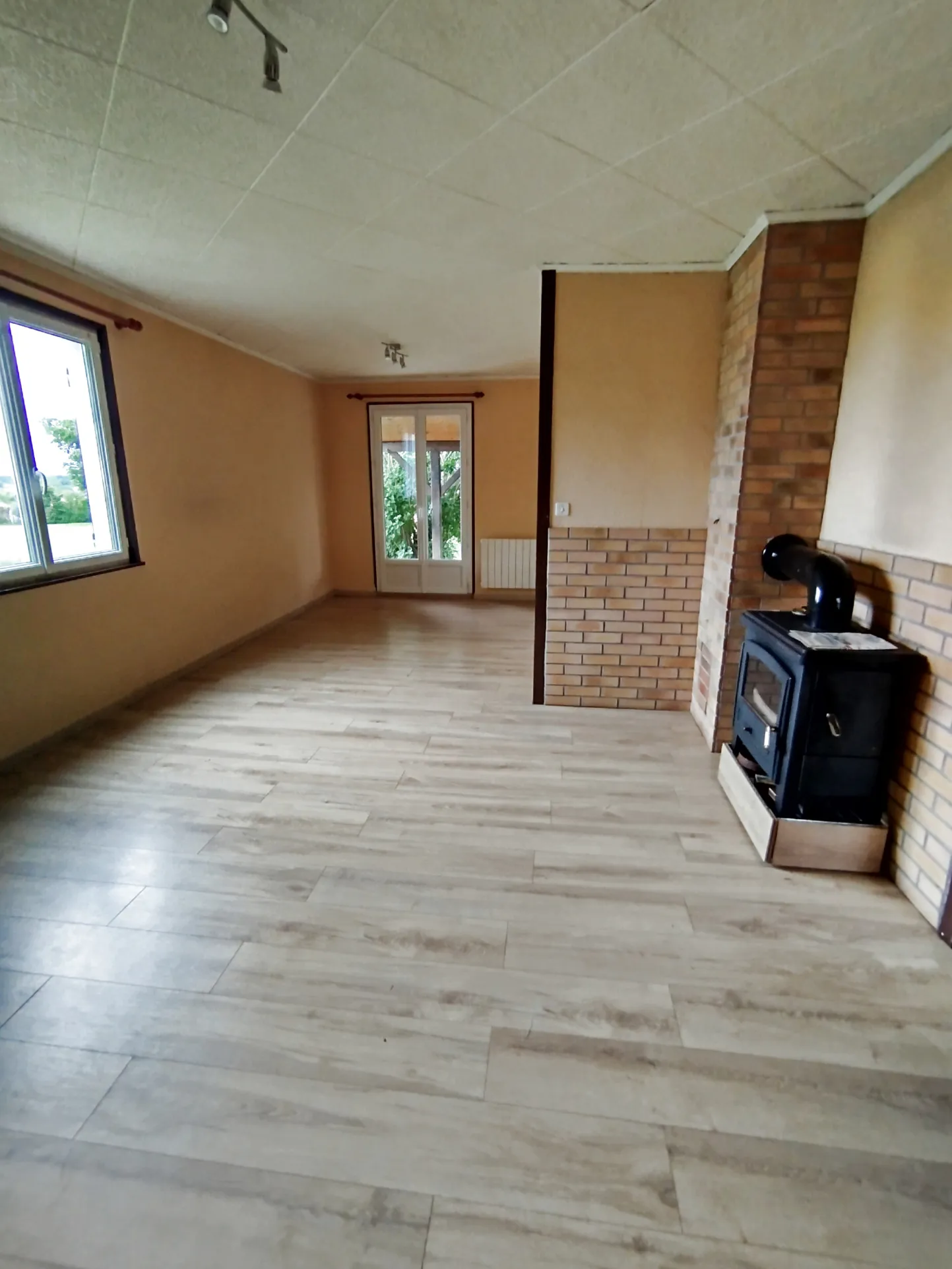 Villa de plain-pied avec terrain arboré à Marboz, idéal premier achat ou retraite 