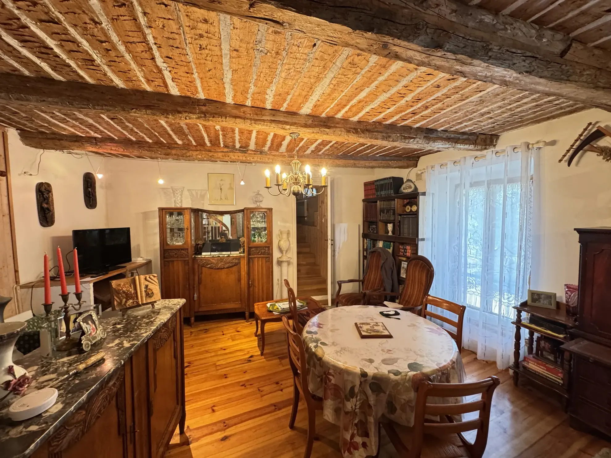 Maison de village avec garages et cave à Serres (05700) – Charme et confort dans la vallée du Buëch 