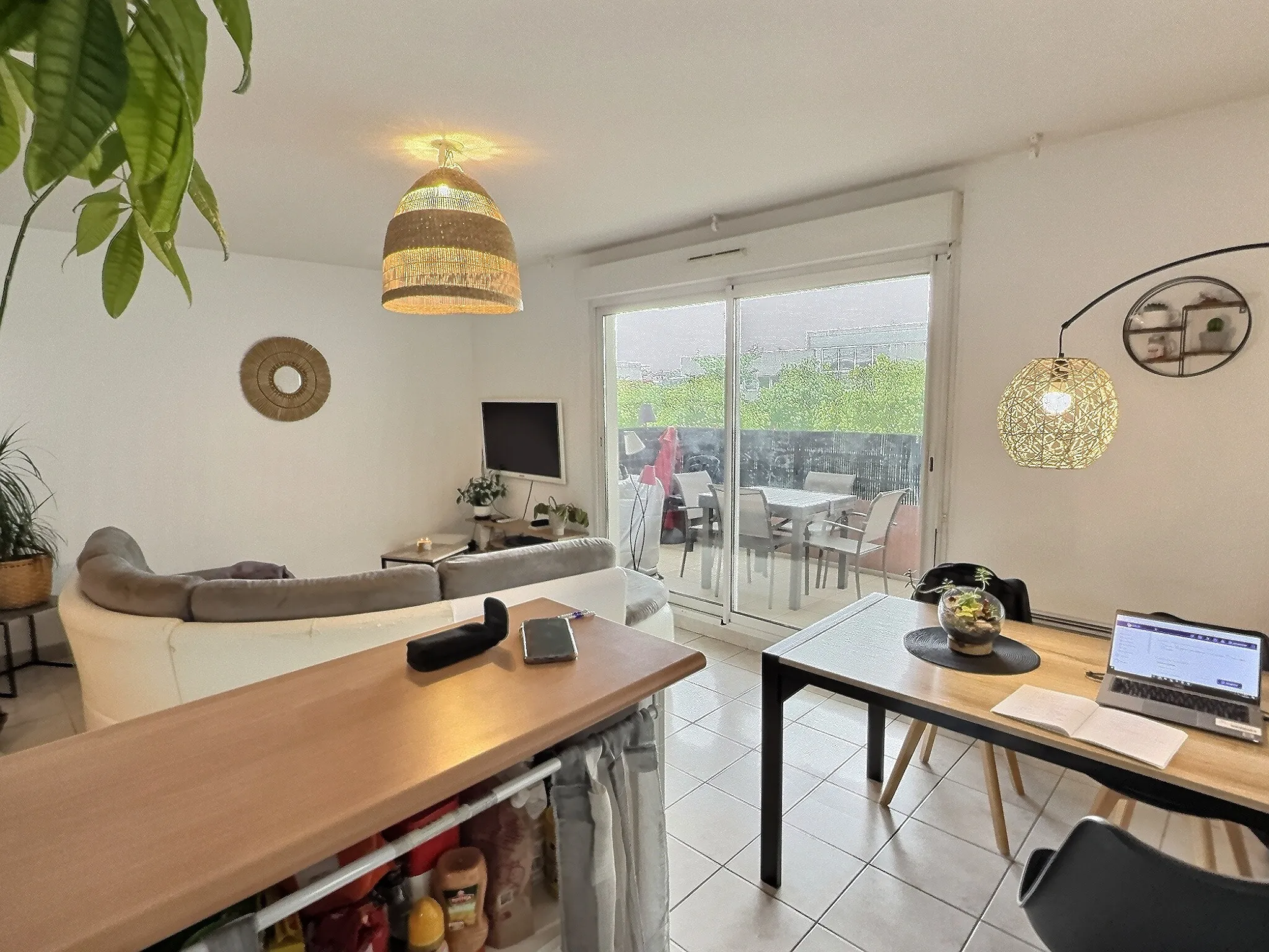 Appartement 3 pièces à Le Cres avec terrasse et parking – Prêt à visiter 
